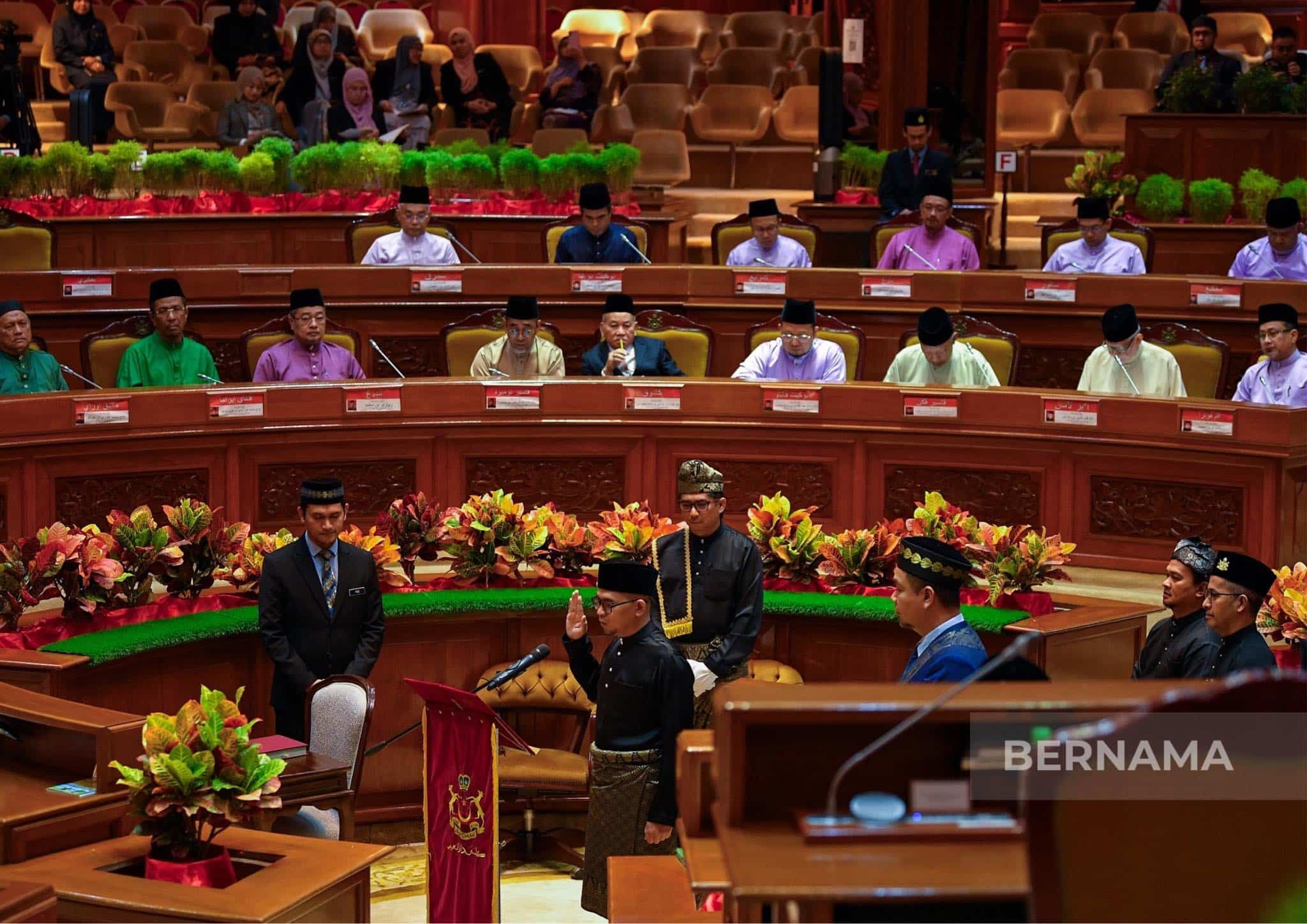 莫哈末阿兹马威宣誓就任能吉里州议员