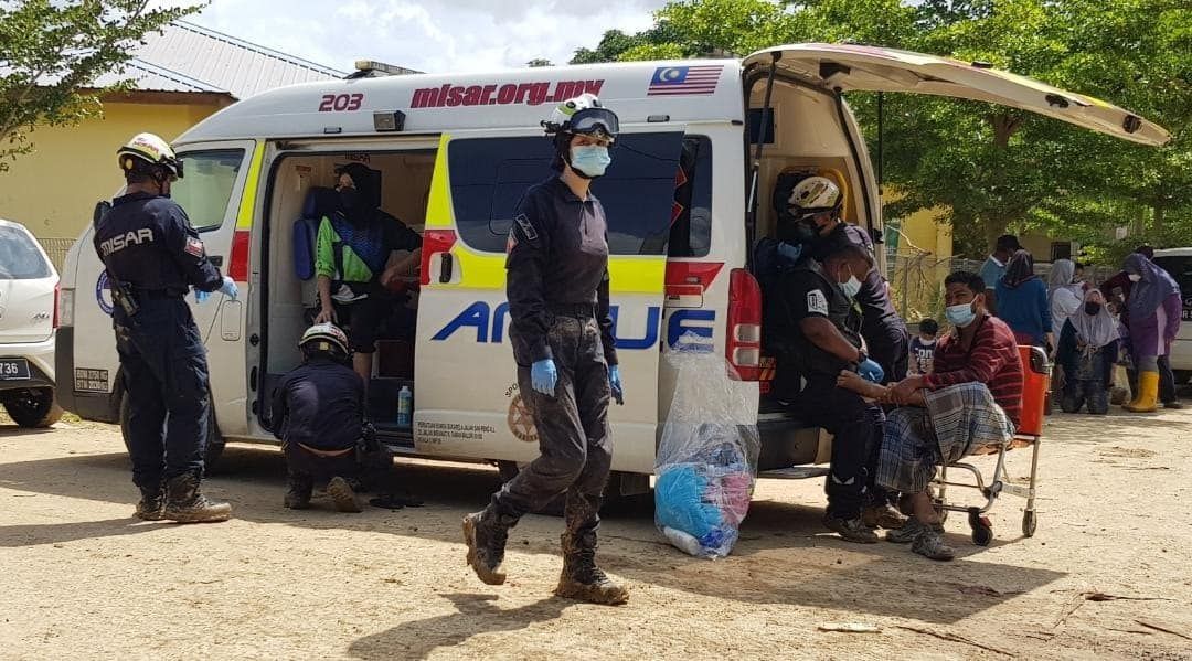 【风雨无惧系列3/4】水灾后危机四伏  专家提醒返家时防蛇防人