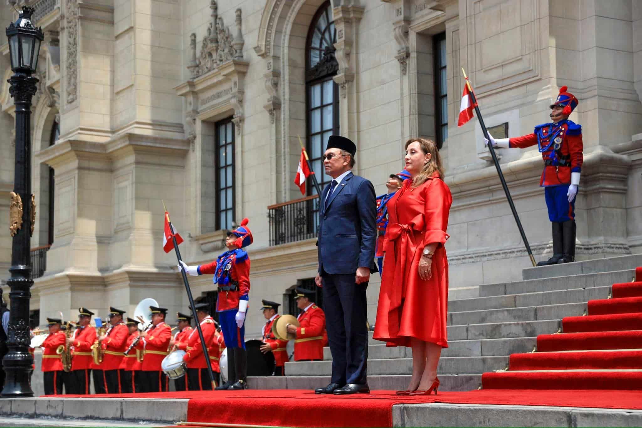 安华主持云升太阳能公园推介  秘鲁总统迪娜应邀明年杪访马