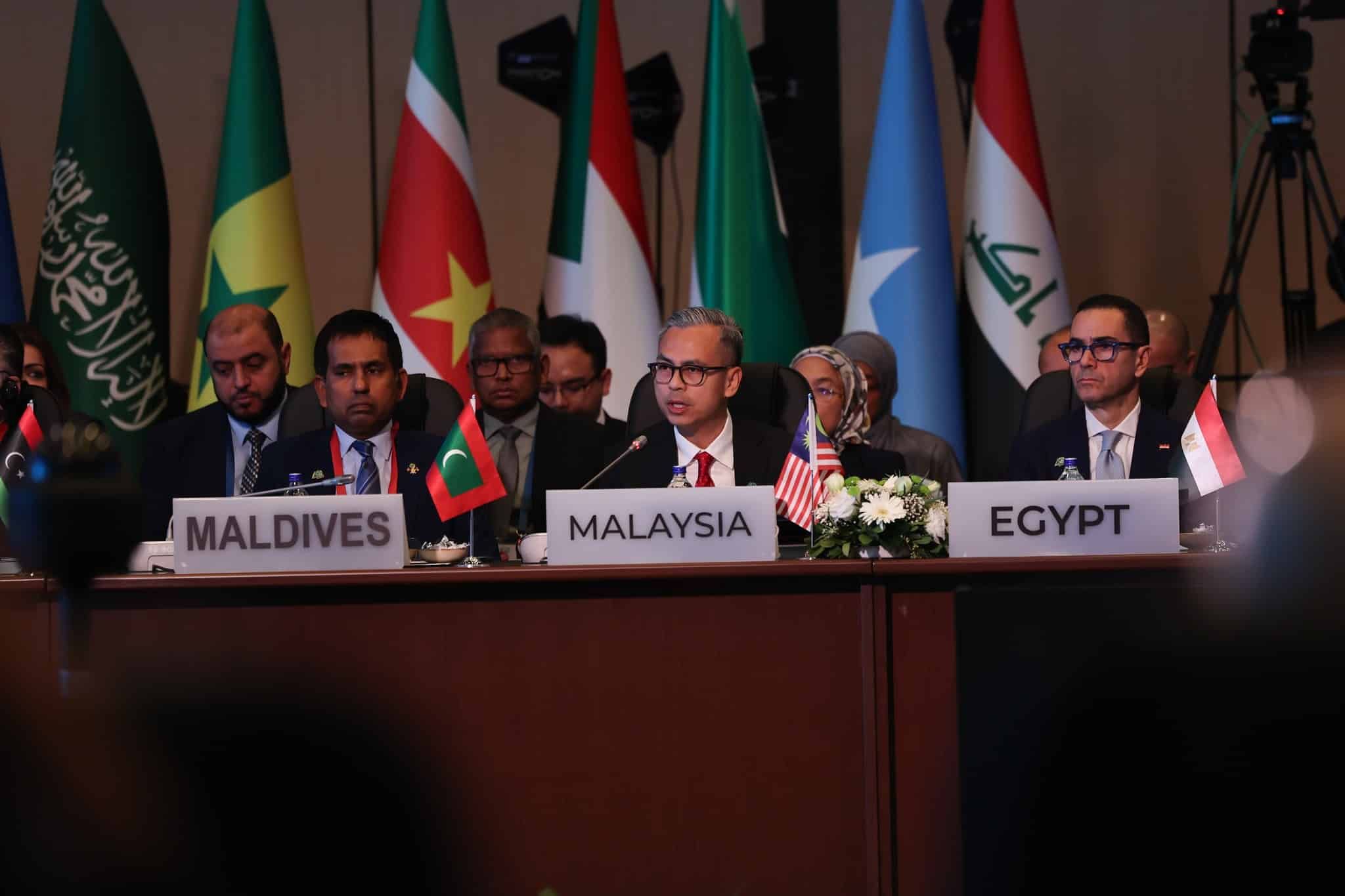 伊组织成员国须加强金融合作 法米：加强数码支付系统