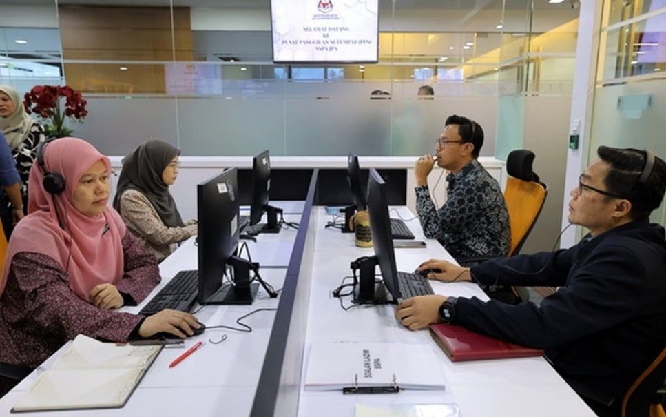 公共服务改革侧重五大方向  总监冀降低官僚.服务更亲民