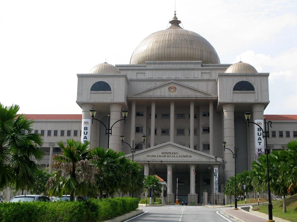 Mahkamah bebaskan Tun Daim pertuduhan kes gagal isytihar harta