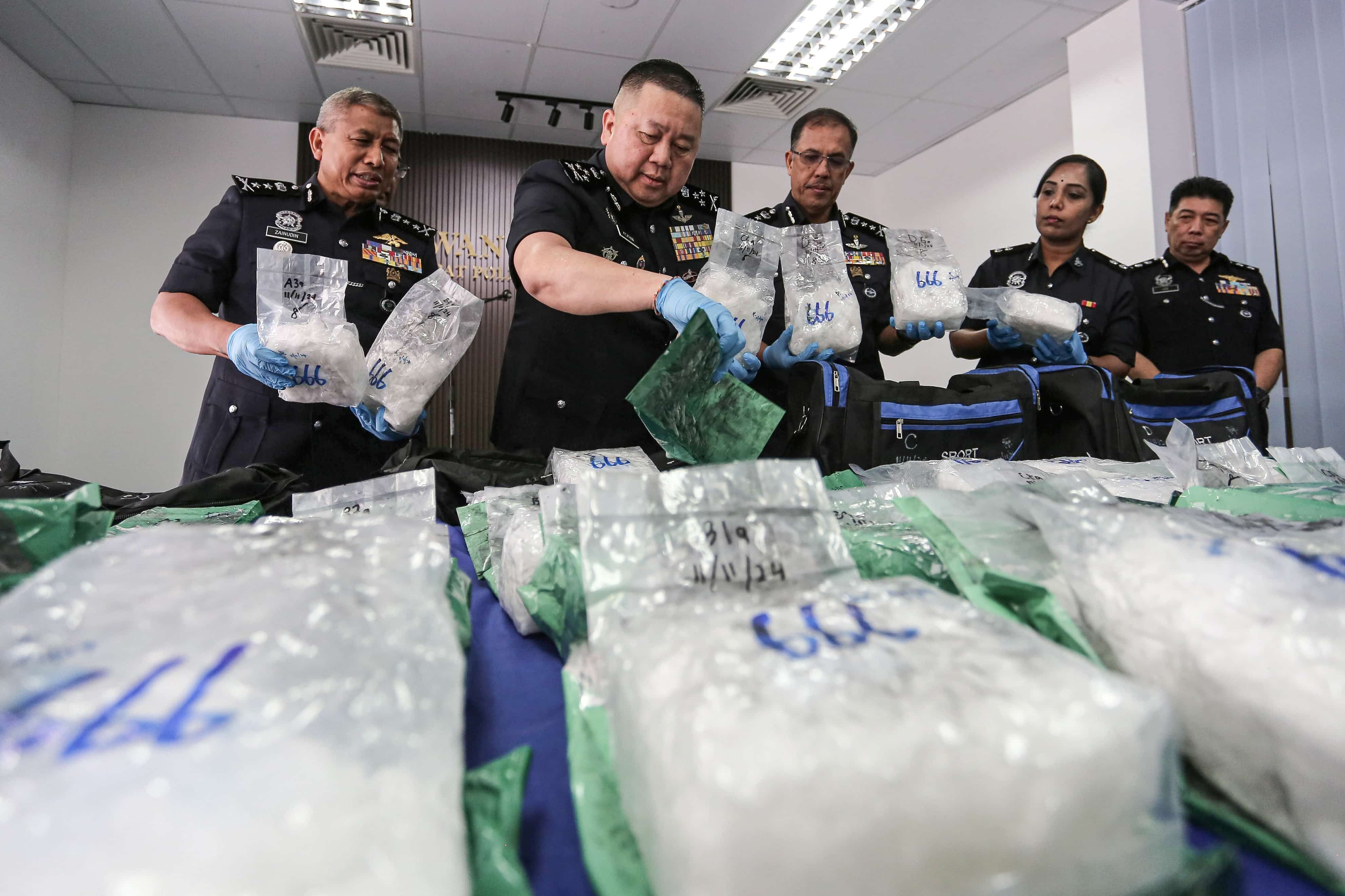 警方截获逾51公斤冰毒   夫妇等3人涉嫌运毒被捕