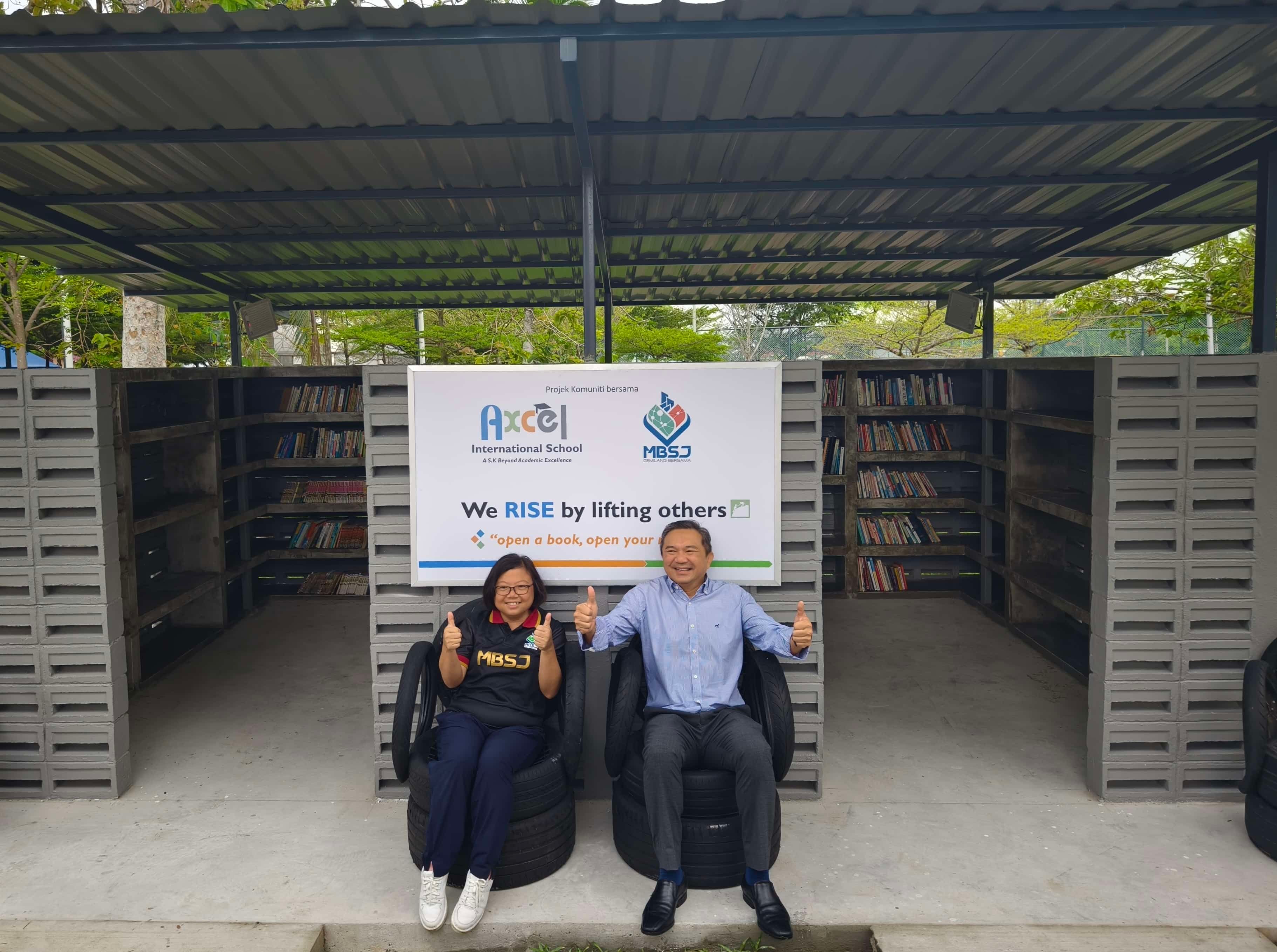 梳邦再也市政厅与国际学校携手 领养“户外迷你图书馆”创新面貌