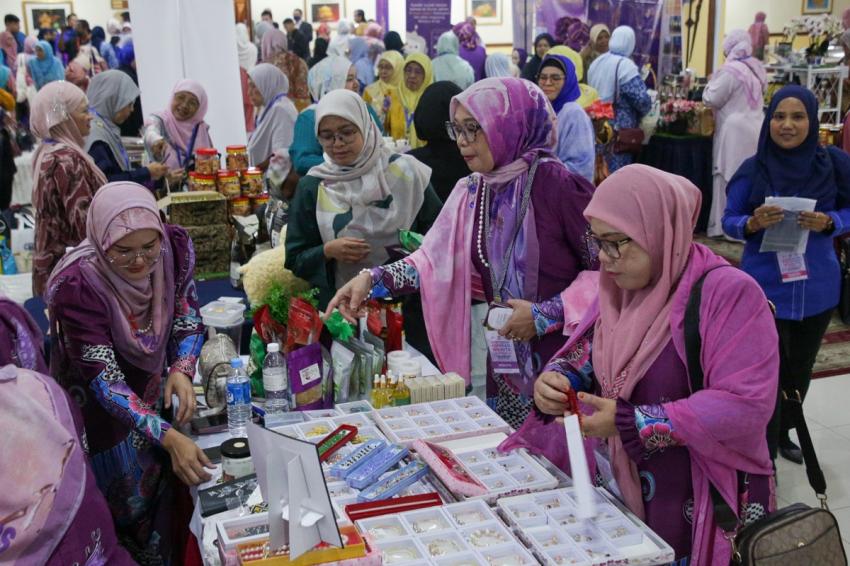 Selangor tops the list as nearly 220,000 active women-owned establishments operated in 2022
