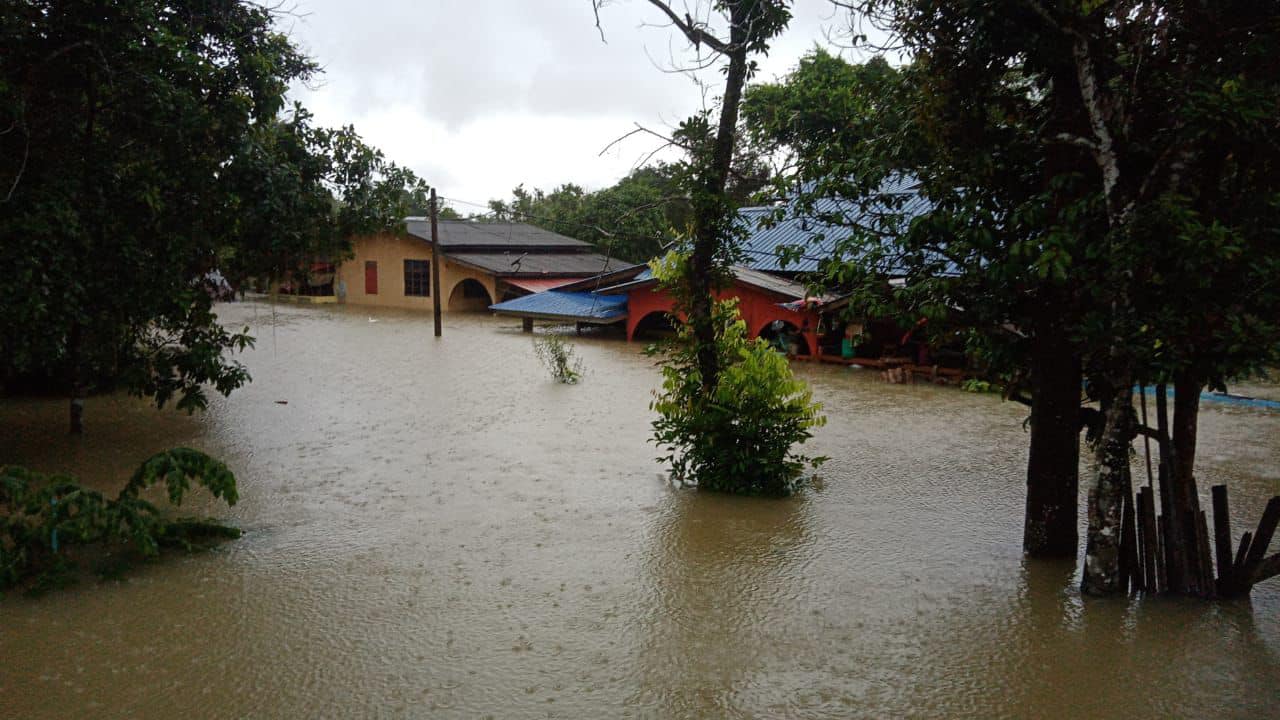 Menteri: Lebih 3,000 penuntut IPTA terjejas banjir, KPT salur bantuan