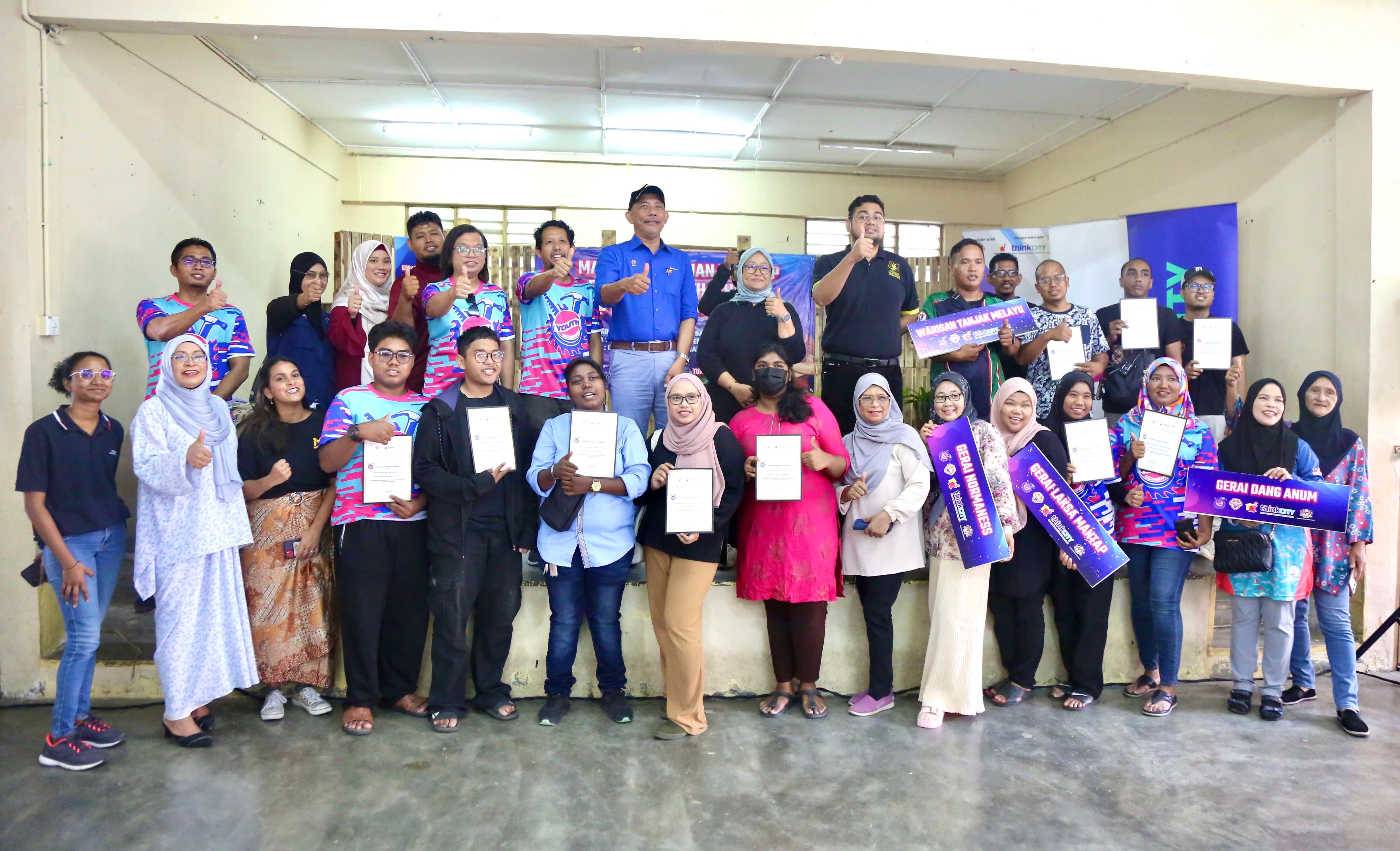 Belia PPR sertai kursus pertukangan kayu, manfaat barangan kitar semula