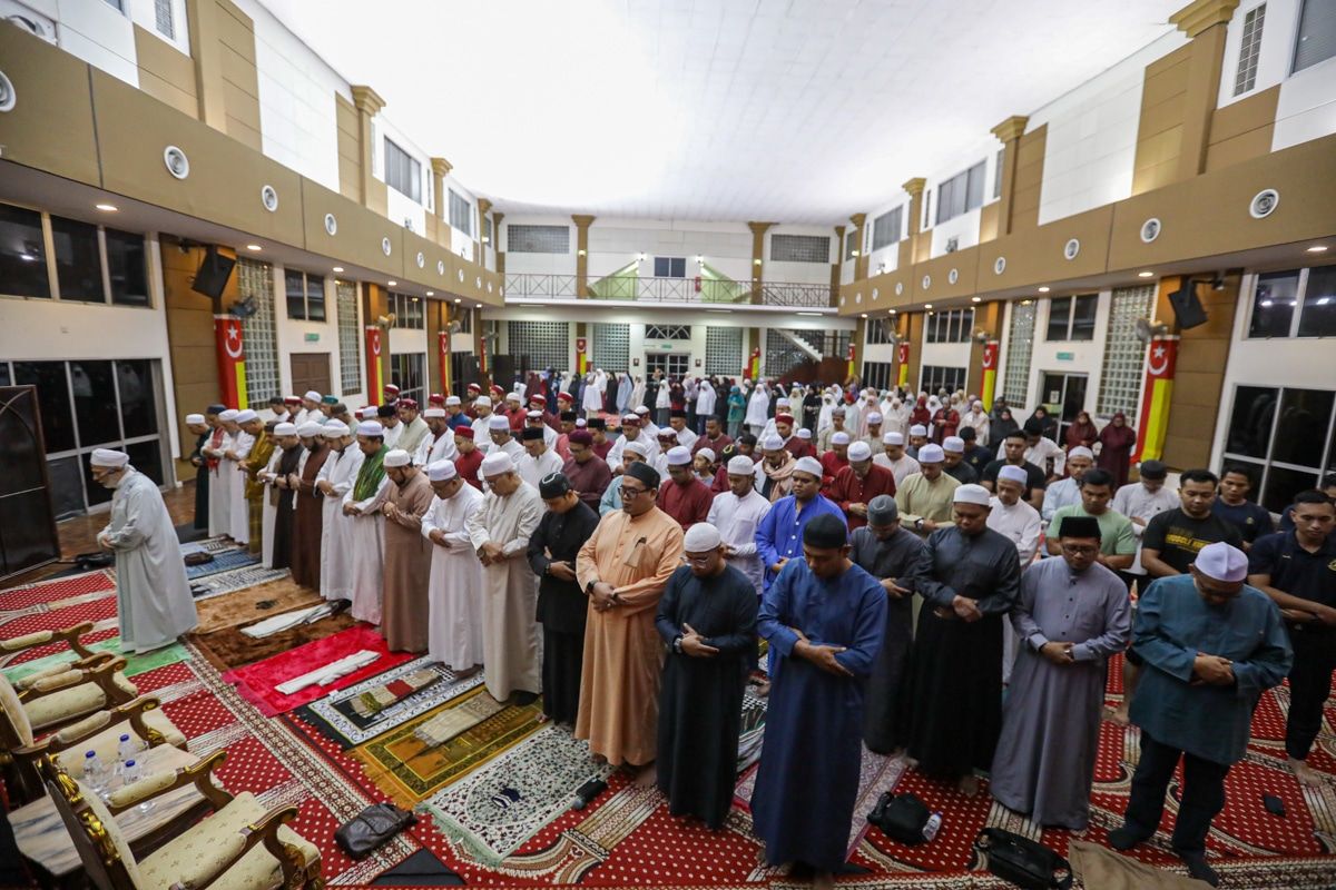 Lebih 300 imarah majlis berselawat di kediaman rasmi MB