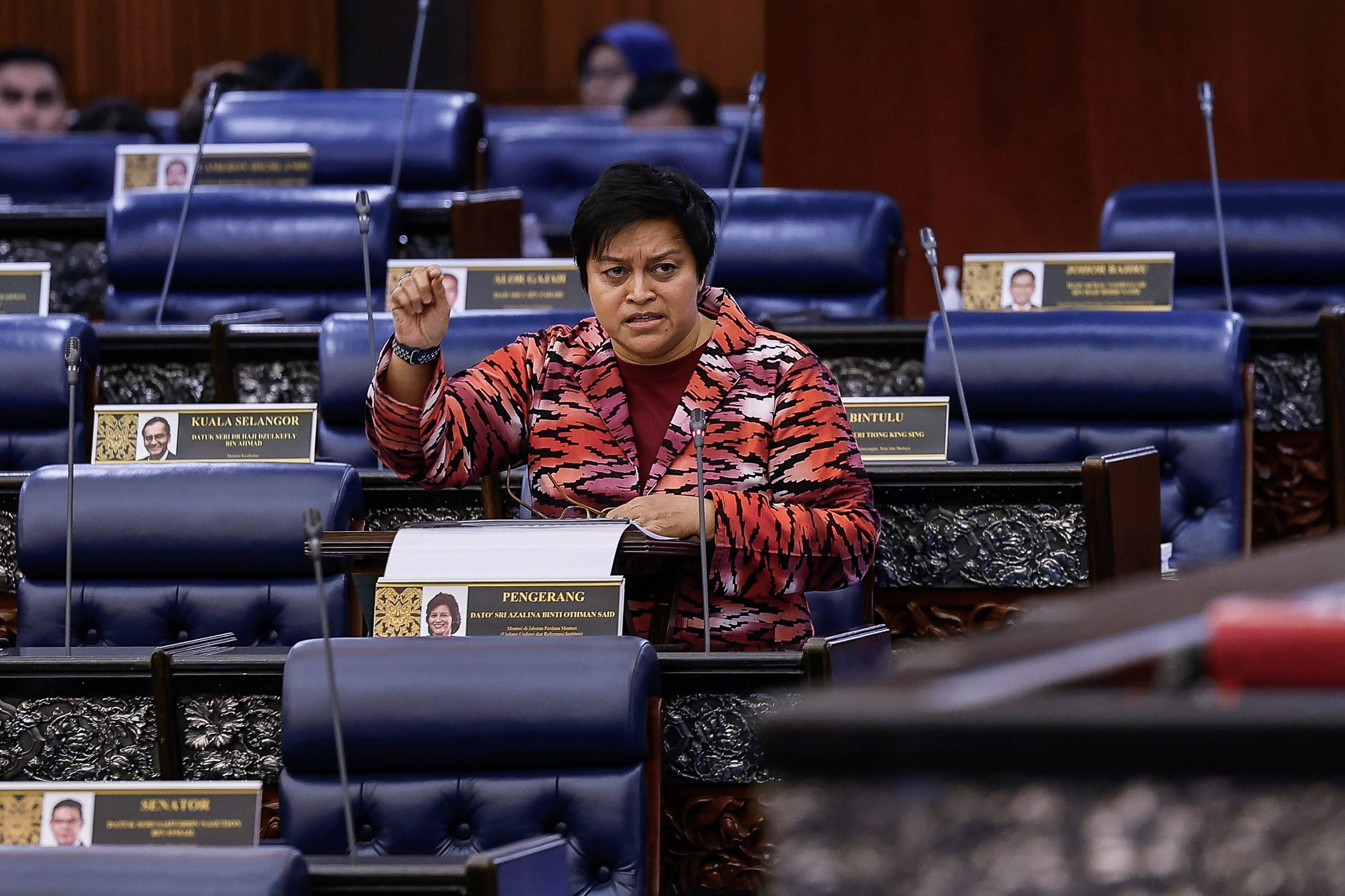Parliamentary Service Bill necessary for a Parliament independent of executive branch — Minister