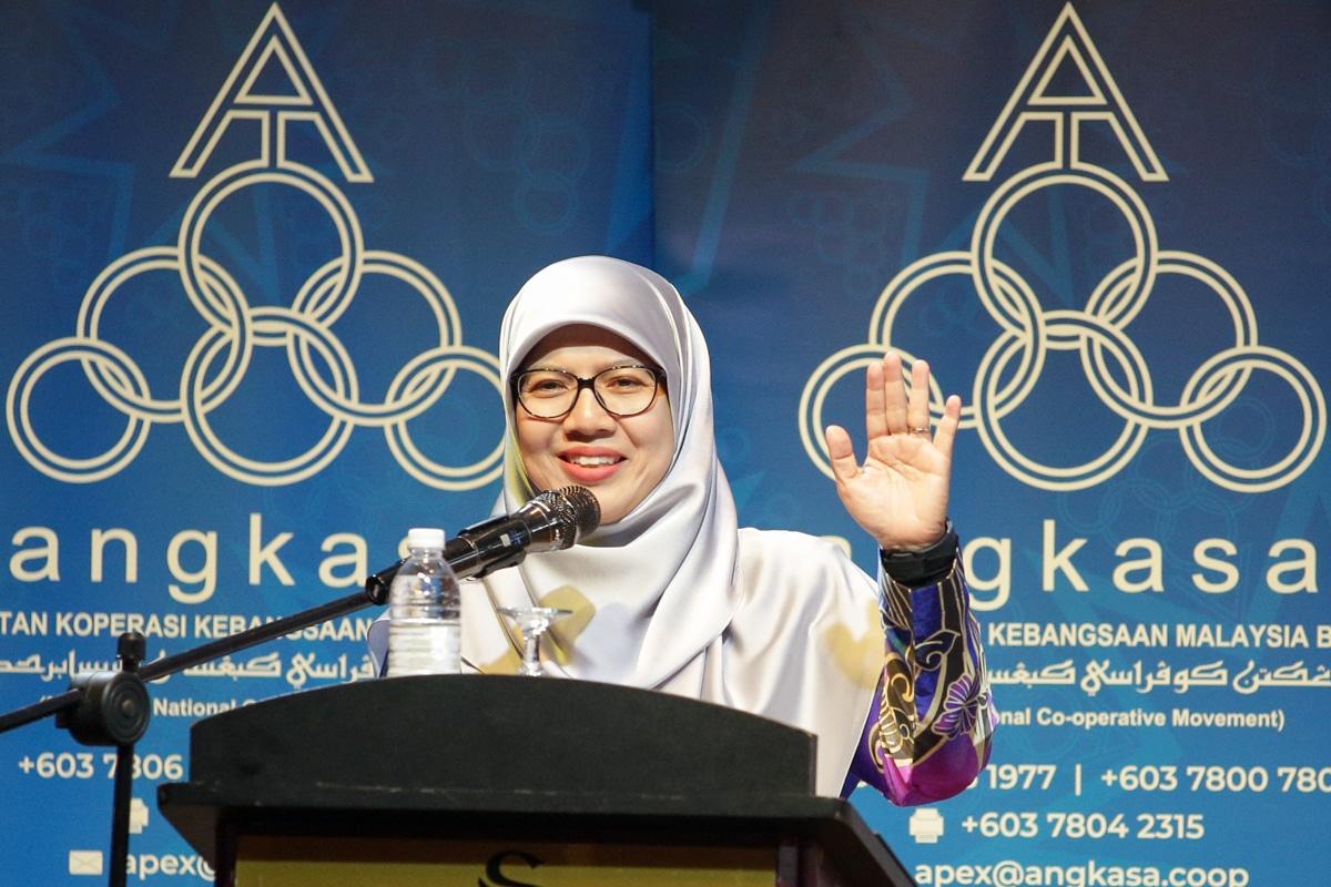 Negeri teliti cadangan pembangunan koperasi wanita Selangor