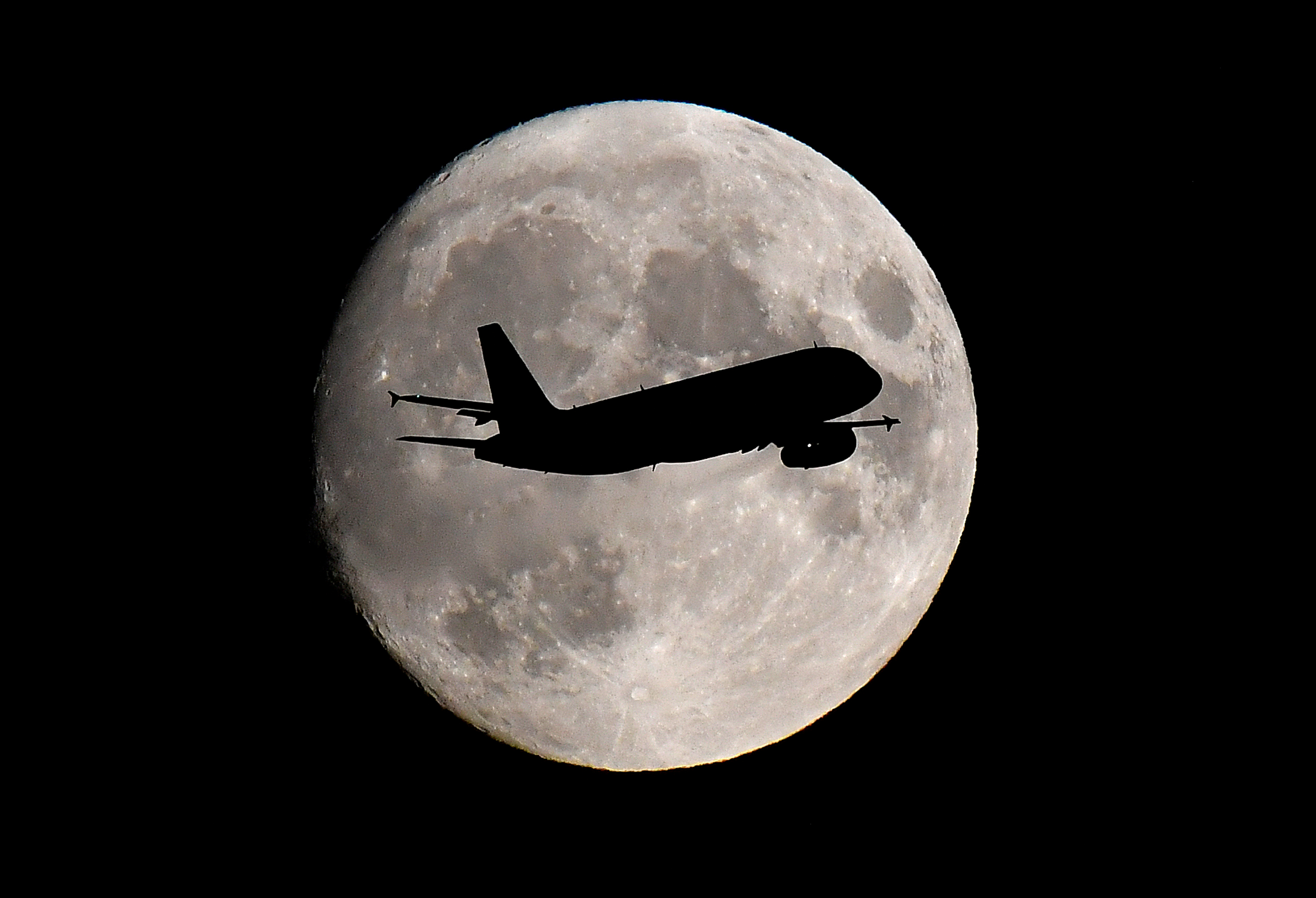 Japanese team launches research to make living on moon reality