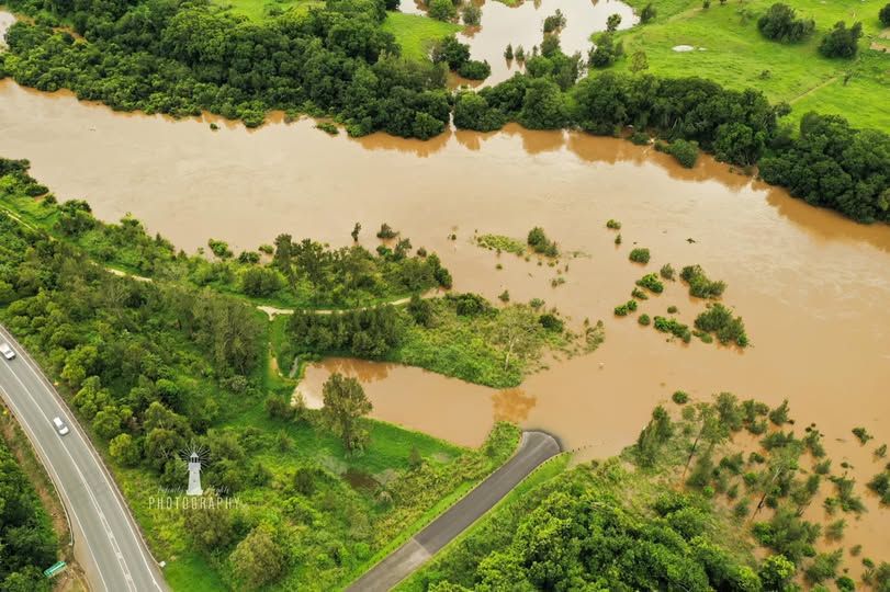 澳州东北部发出洪水警告