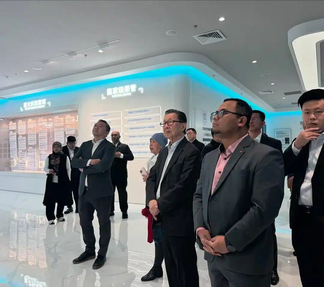 携大马半导体学院与中国高校 SIDEC：应对半导体人才短缺