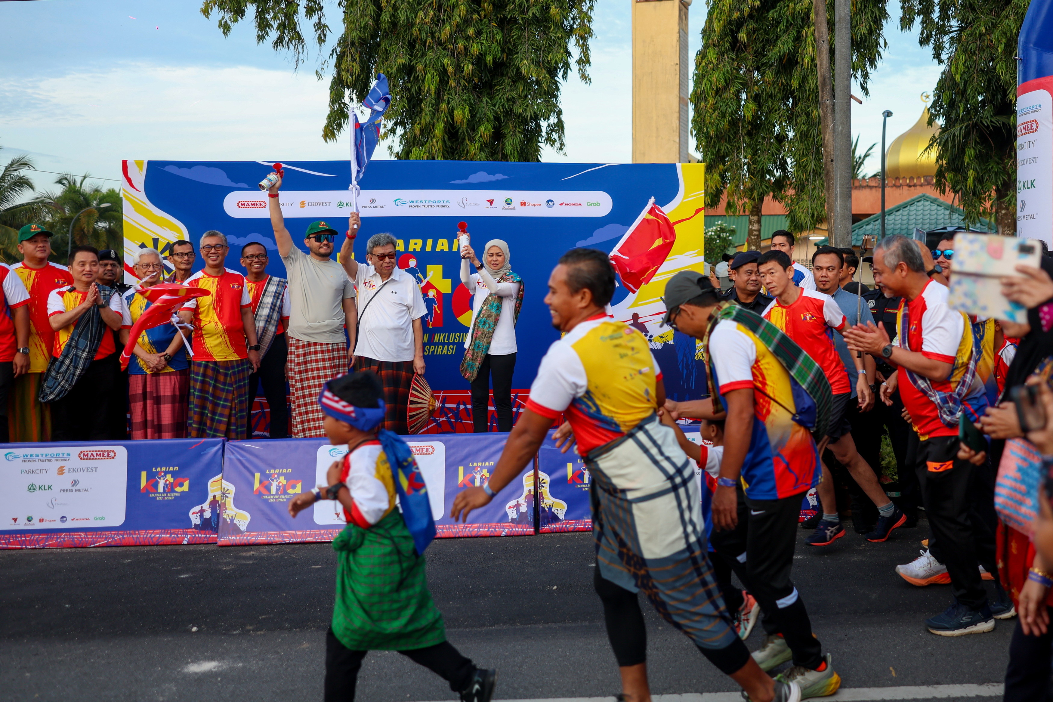 Selangor Sultan, Tengku Permaisuri grace Kita Run in Sabak Bernam