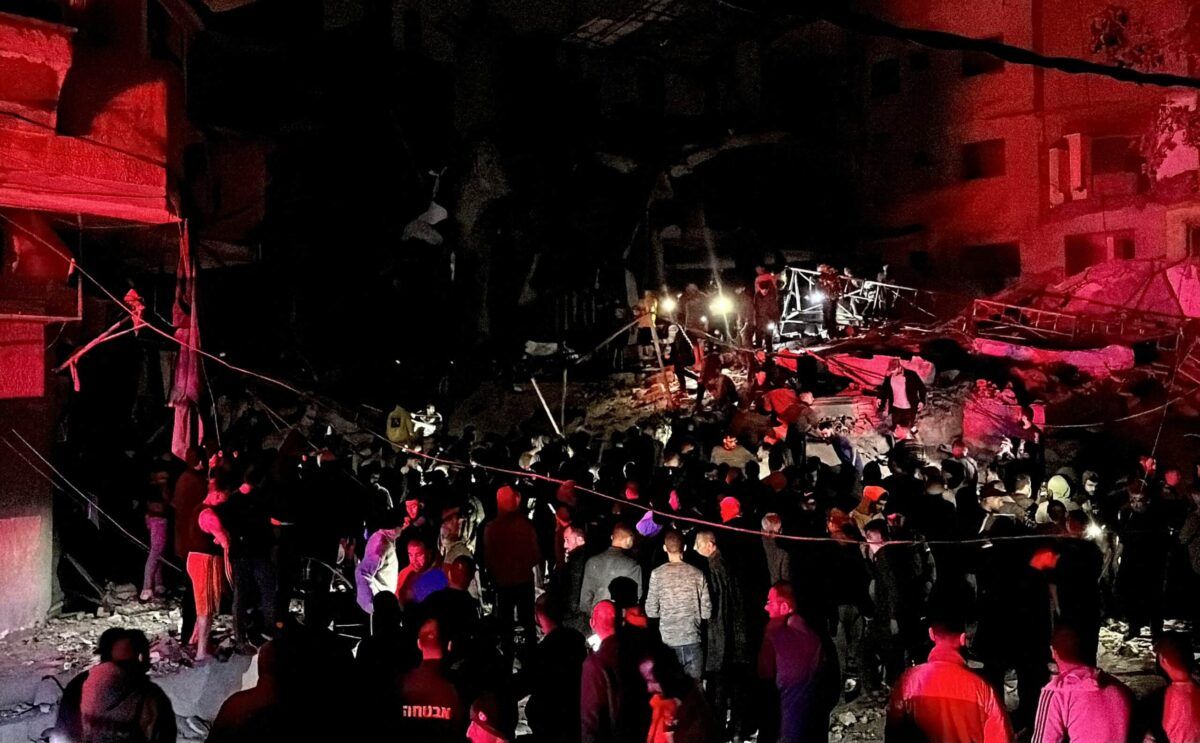 காஸாவில் இஸ்ரேல் தாக்குதல்- அஞ்சல் நிலையத்தில் அடைக்கலம் நாடியவர்கள் உள்பட 66 பேர் பலி