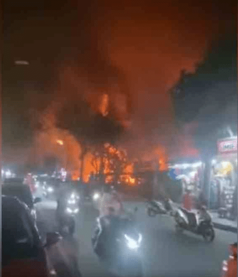 浮罗交怡海边2餐厅遭大火吞噬