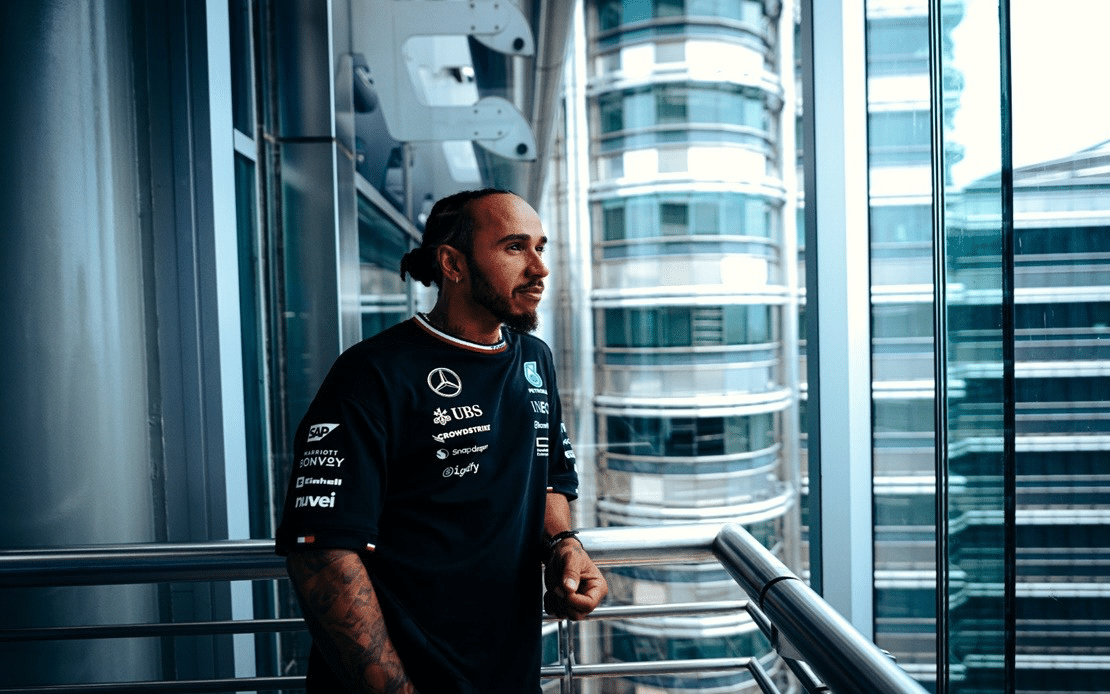 Lewis Hamilton makes final visit to Petronas HQ to say goodbye to supporters
