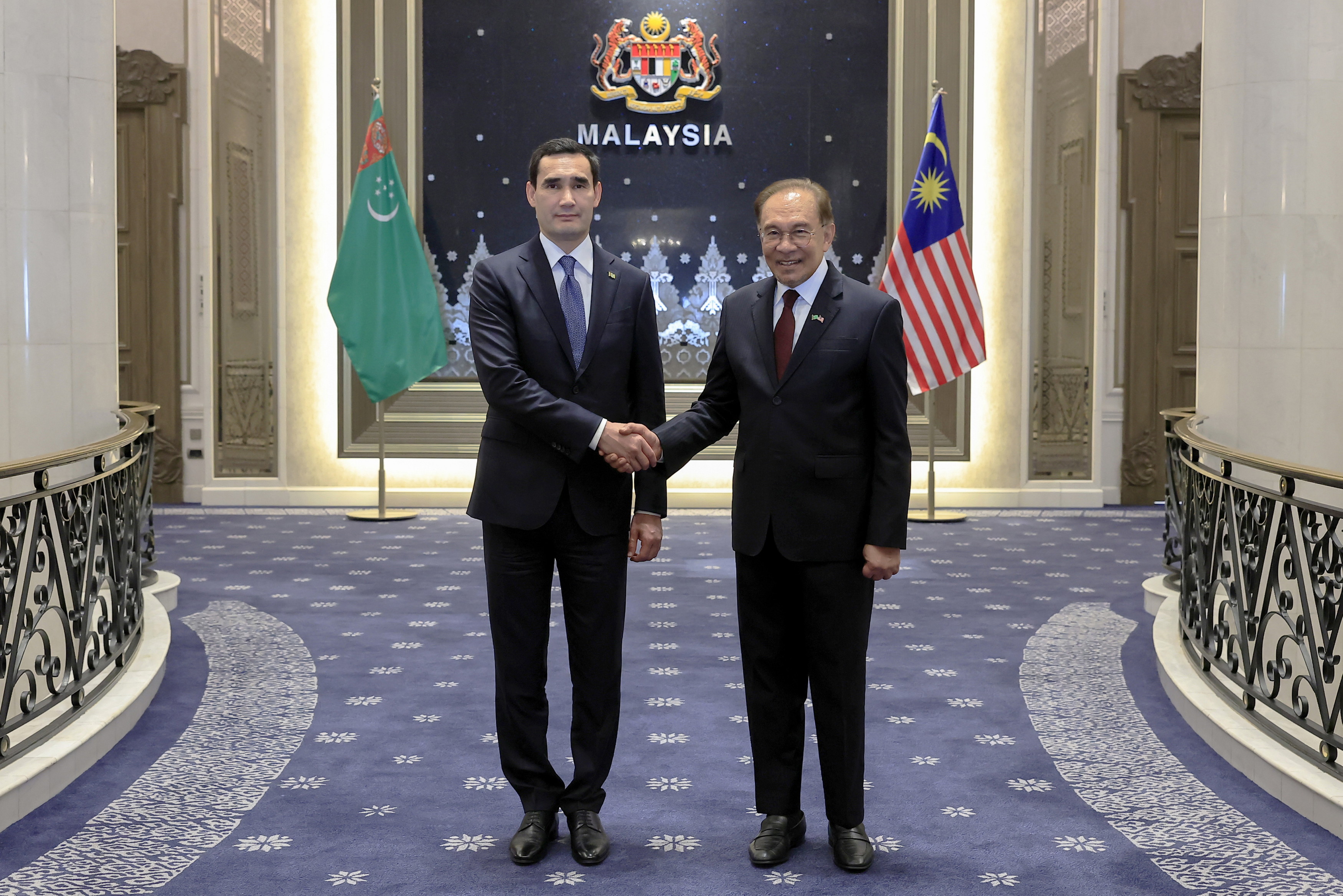 Turkmenistan President accorded official welcome at Perdana Putra