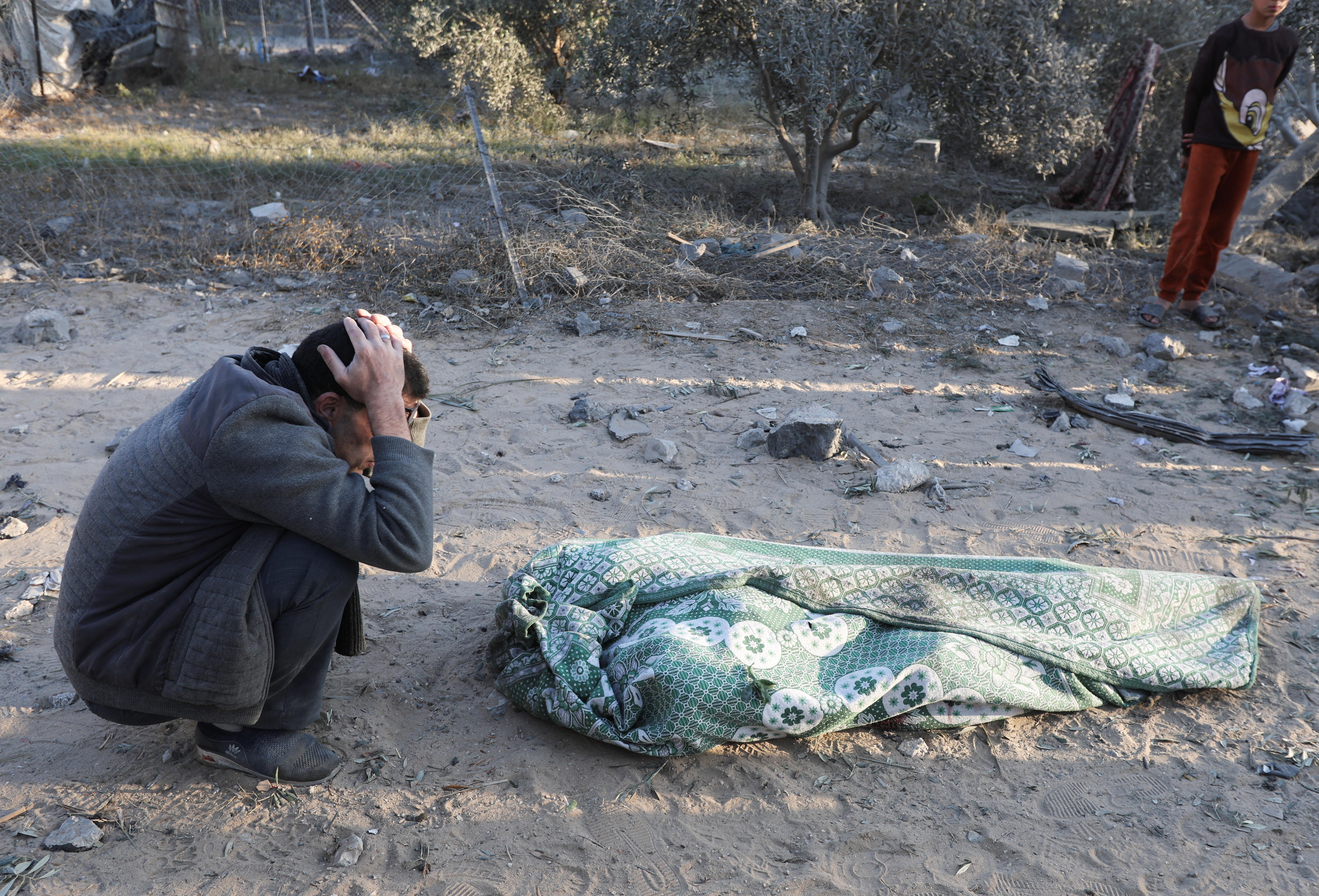 Israeli strikes kill 17 Palestinians in Gaza, orders hospital to evacuate