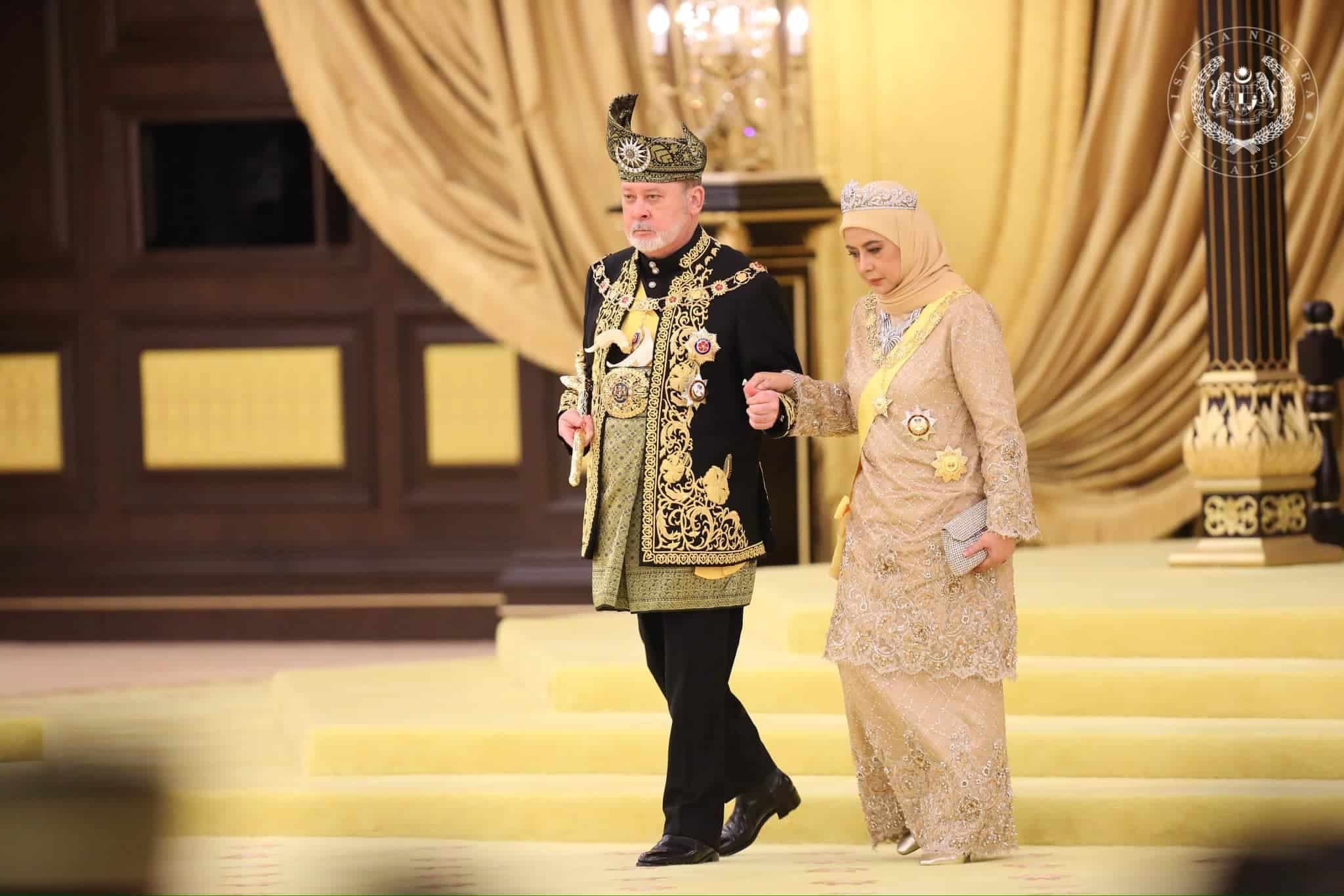 正副首相贺元首华诞 愿陛下公正领导国家