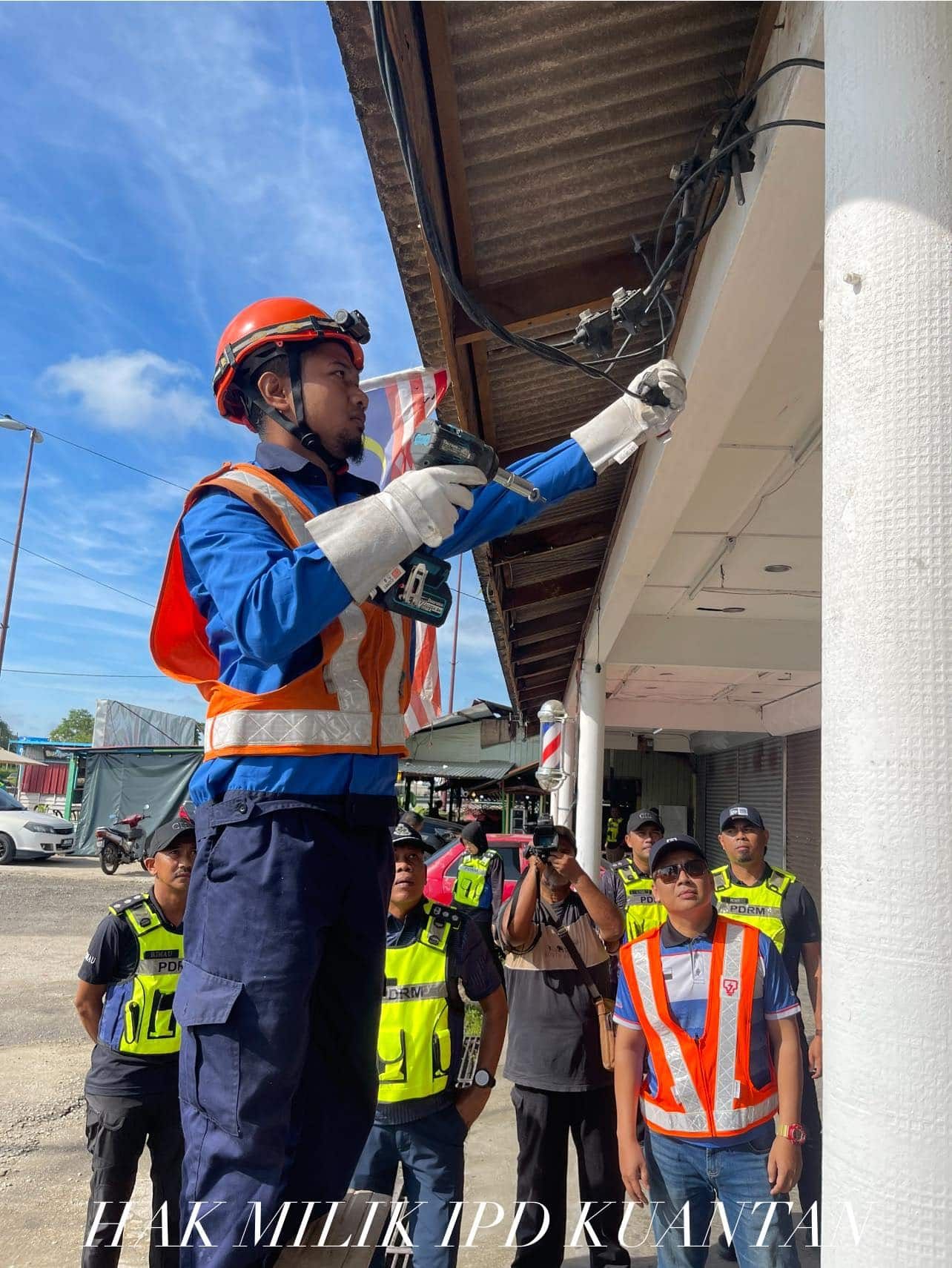 关丹警方与国能切断 10非法赌博场所电供