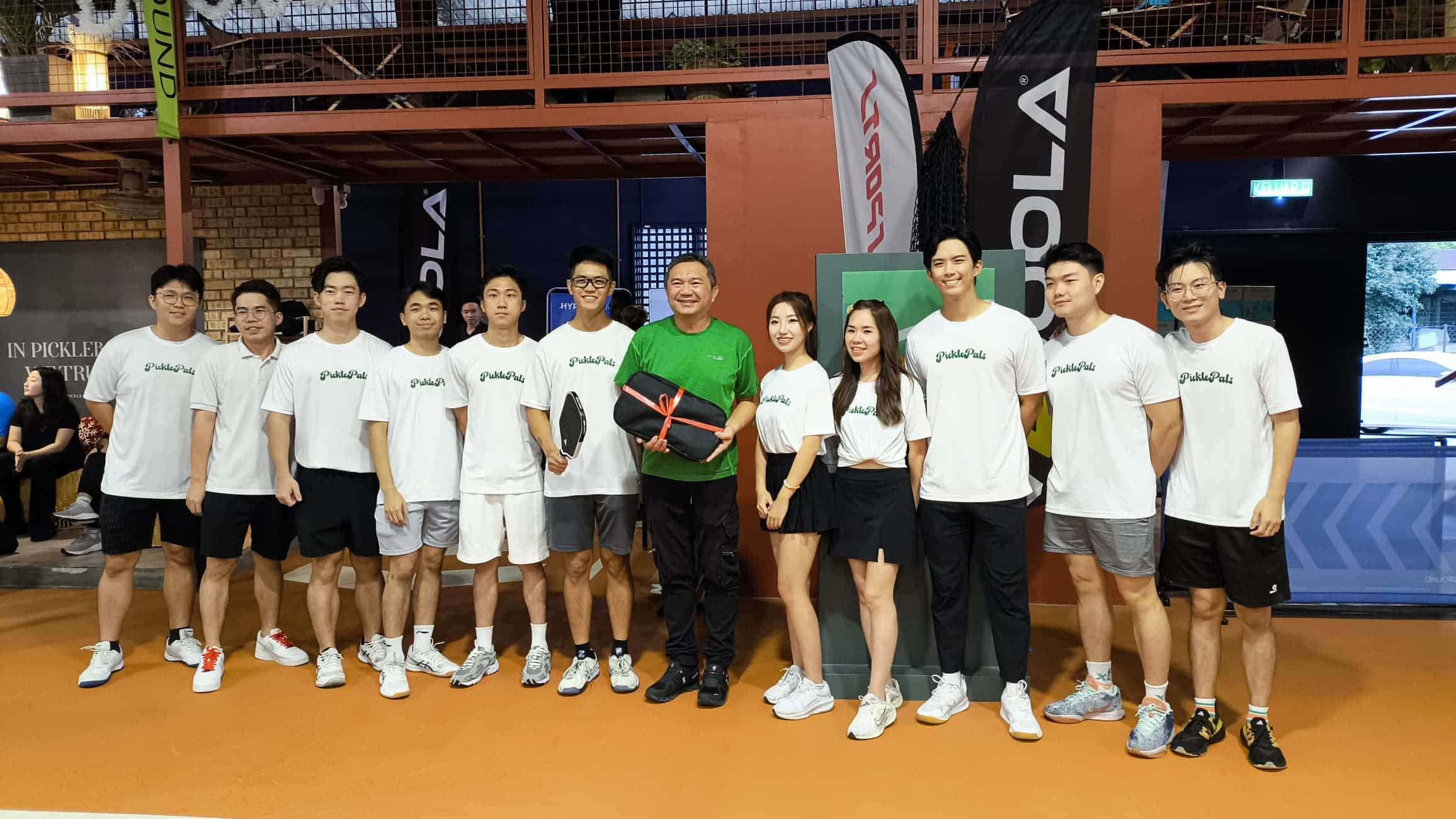 匹克球赛结合公益筹2800令吉  为登嘉楼水灾灾民献爱心