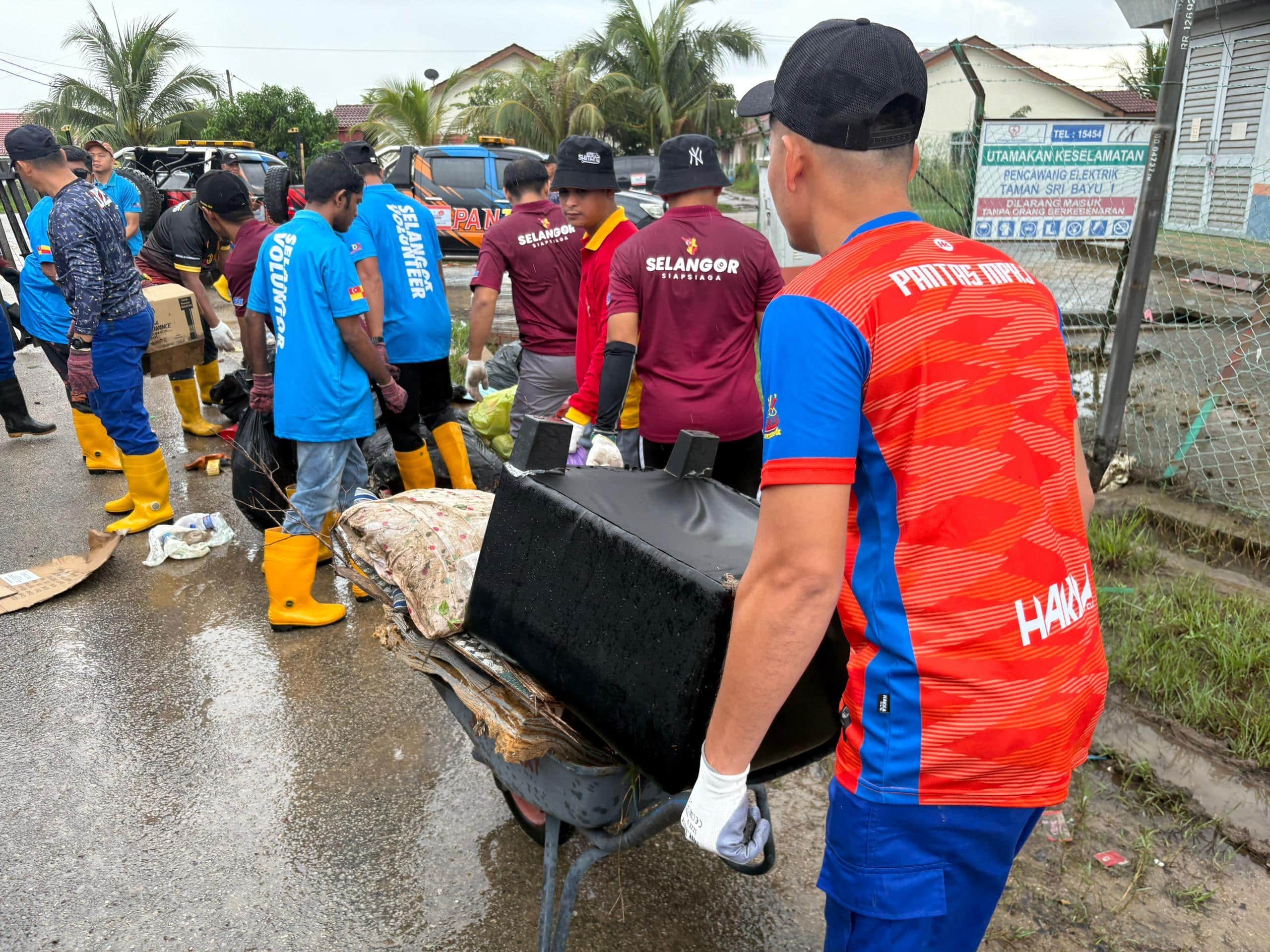 Nadma: 650 tan barangan sumbangan diagih kepada mangsa banjir