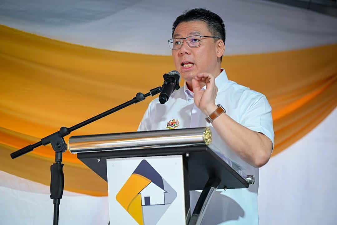 市政厅人员粗暴对待小贩热议   房长吁各司其职维护社会和谐