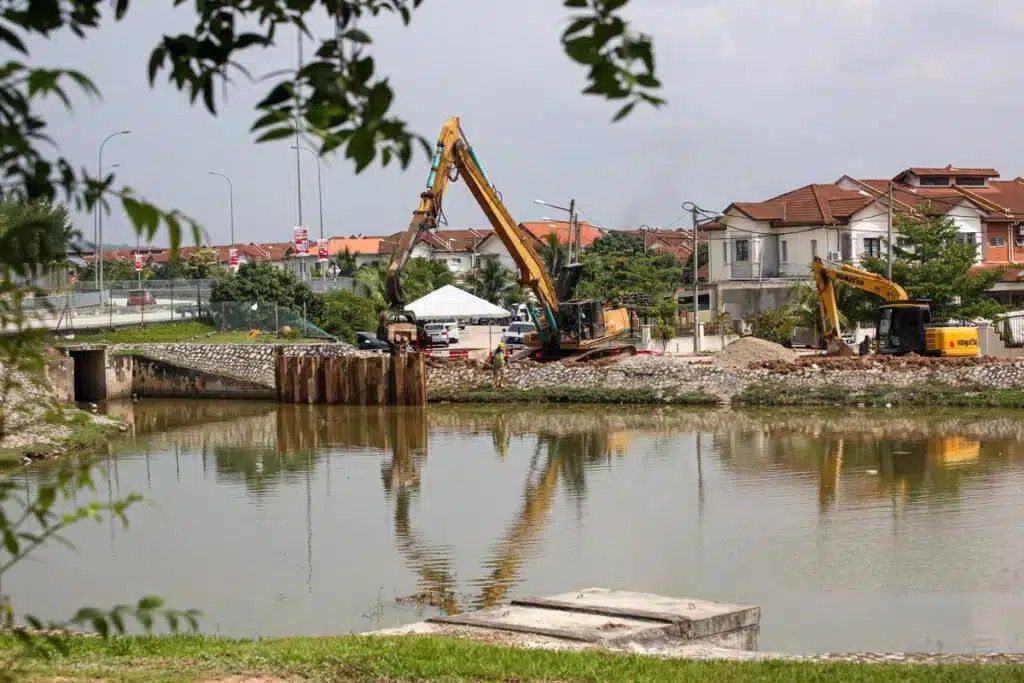 法迪拉：各单位加紧合作   防洪项目料可提前12个月完成