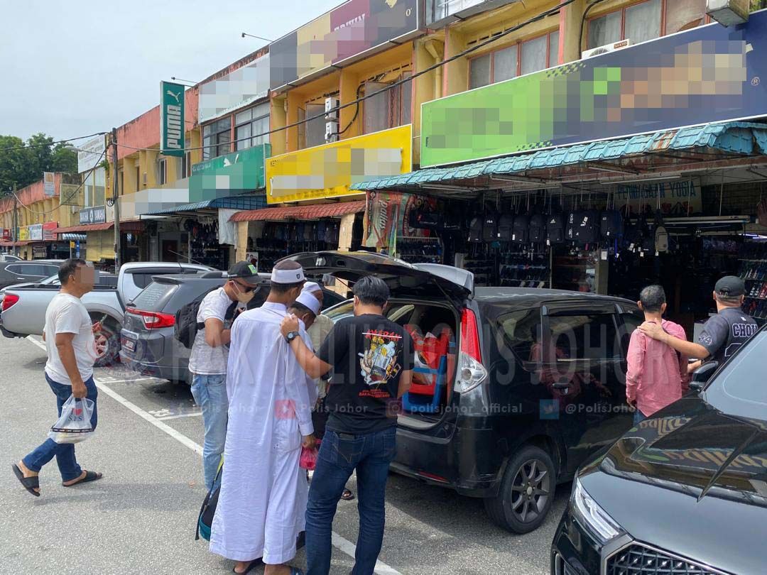 2外籍兄弟利用6人 对外假募捐牟利被捕