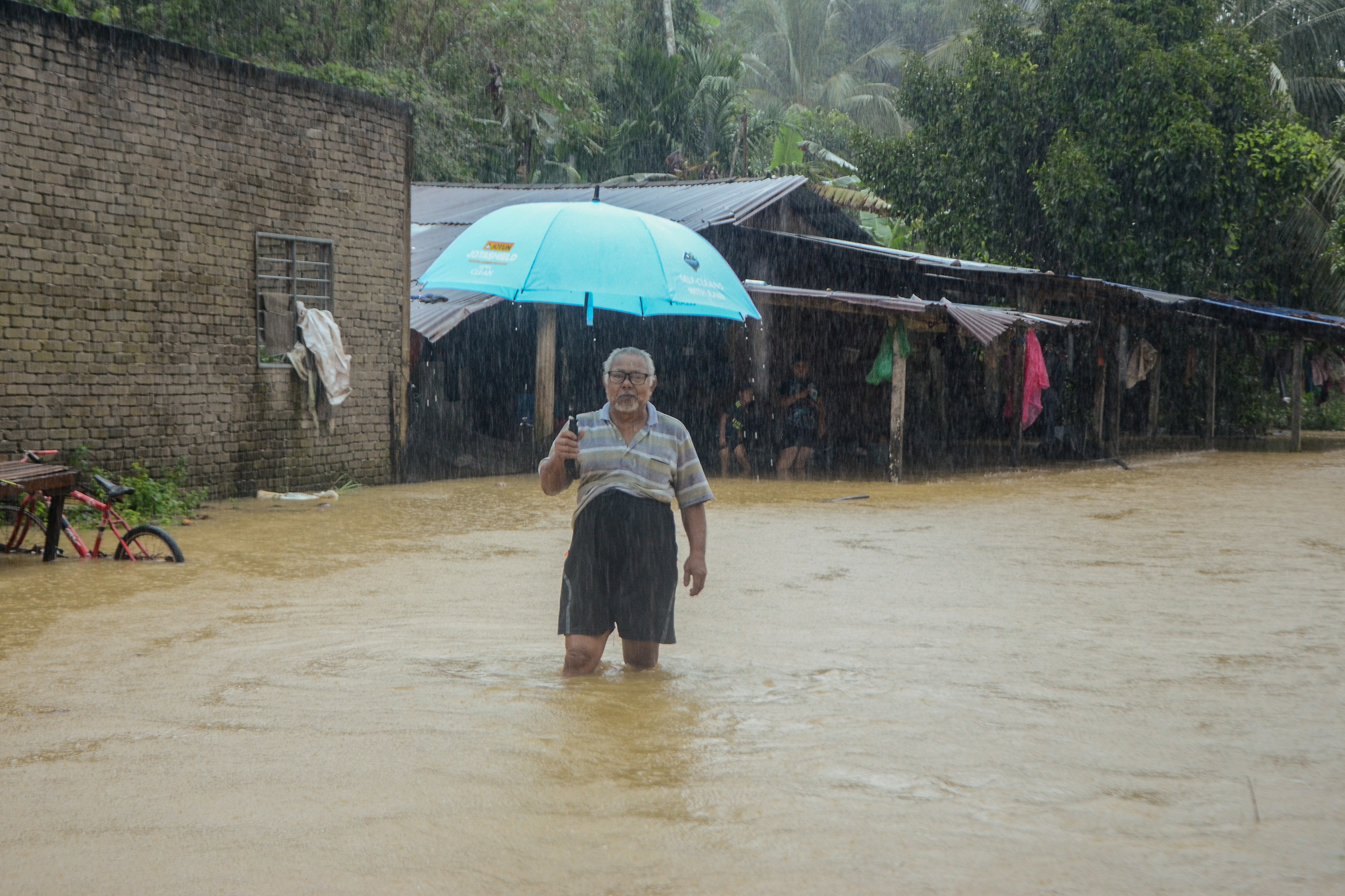 Number of flood evacuees in Kelantan, Terengganu rises
