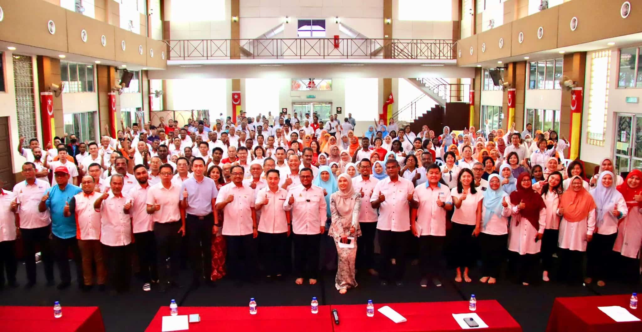 阿米鲁丁蝉联雪州希盟主席 黄思汉和依兹汉任副手