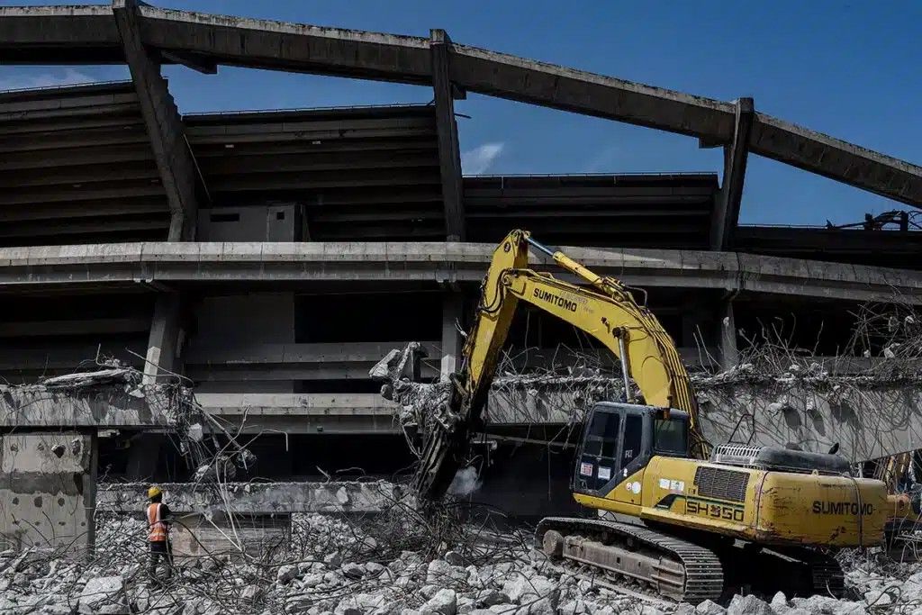 拆除旧莎阿南体育馆进展顺利 上周进度达到56.8%