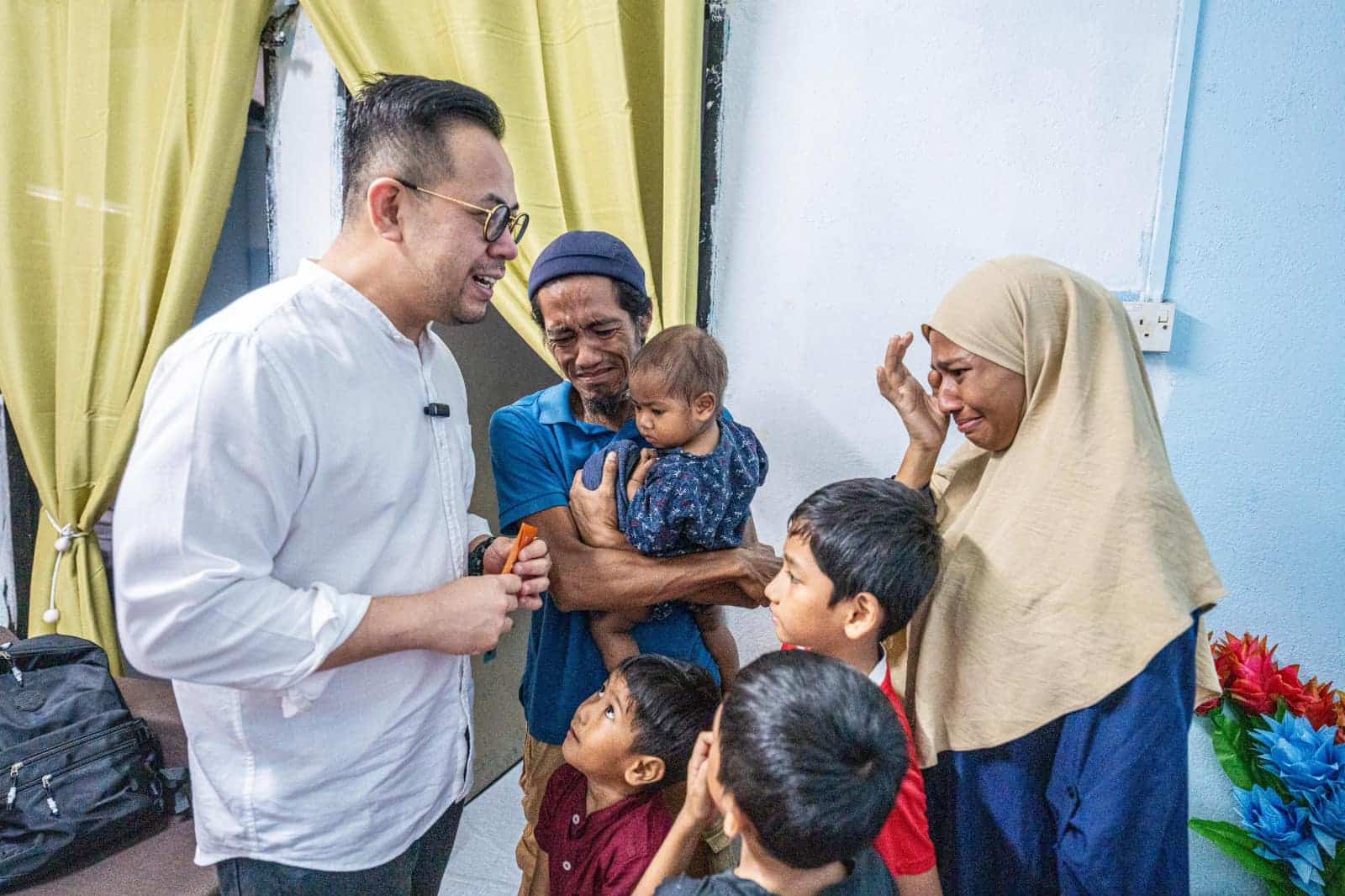 Minister gives new hope to family of seven living in car