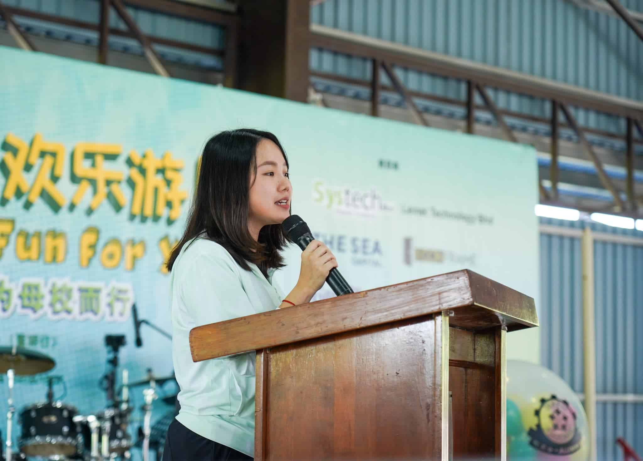 质疑房地部圣诞活动 彭小桃抨伊青团思想僵化