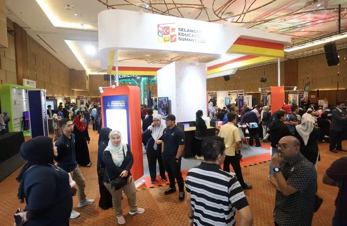 இலவச புத்தக மின்-வவுச்சர் திட்டத்திற்கும் மாணவர்களுக்கு தொழில்துறை பயிற்சி நிதியுதவி வழங்குவதற்கான RM 700,000 ஒதுக்கீடு