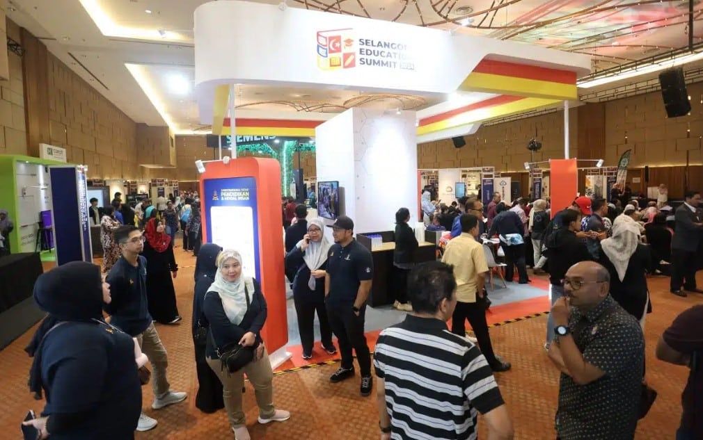 助学生自我增值减轻学习负担  州政府发电子书劵.办工业实习培训