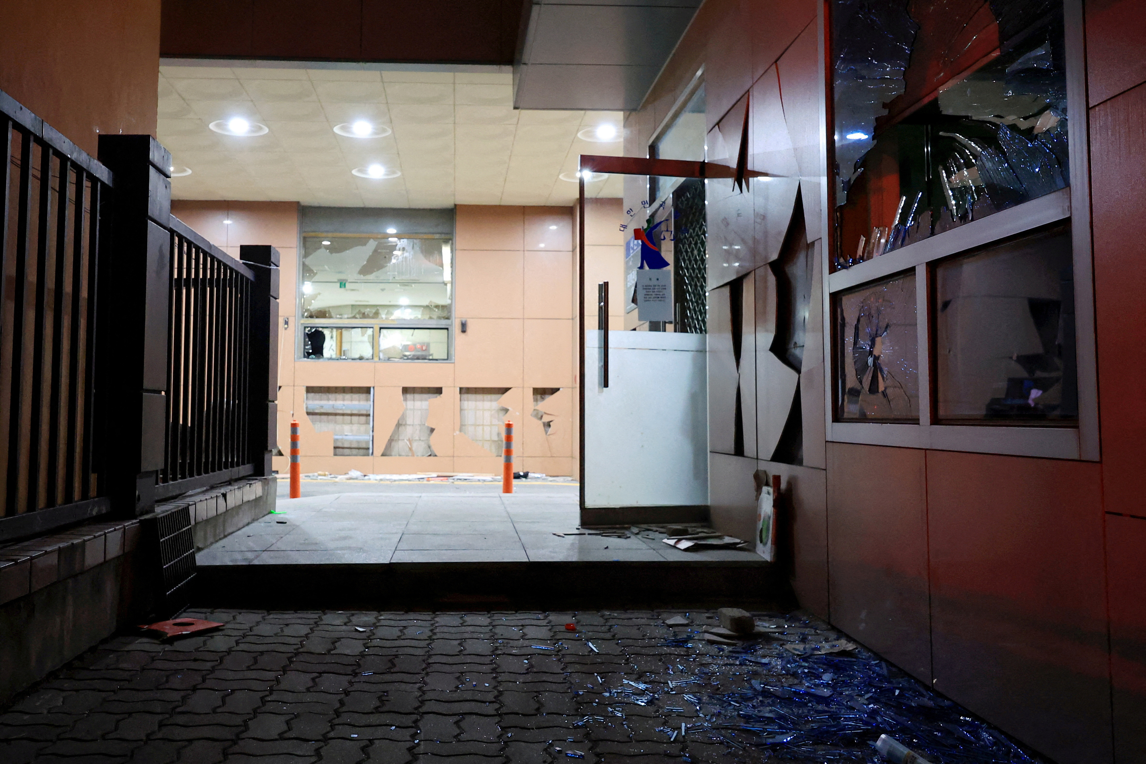 S. Korea’s Yoon shuns questioning, supporters face charges over court rampage