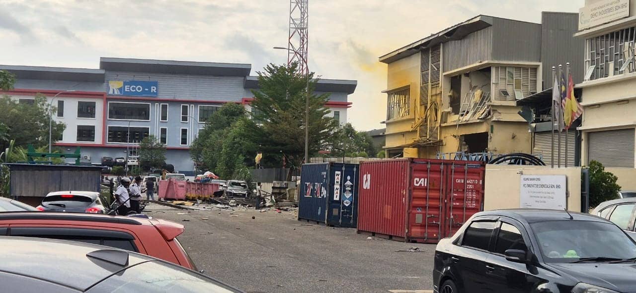 32 individu cedera dalam kejadian letupan kilang kimia di Klang
