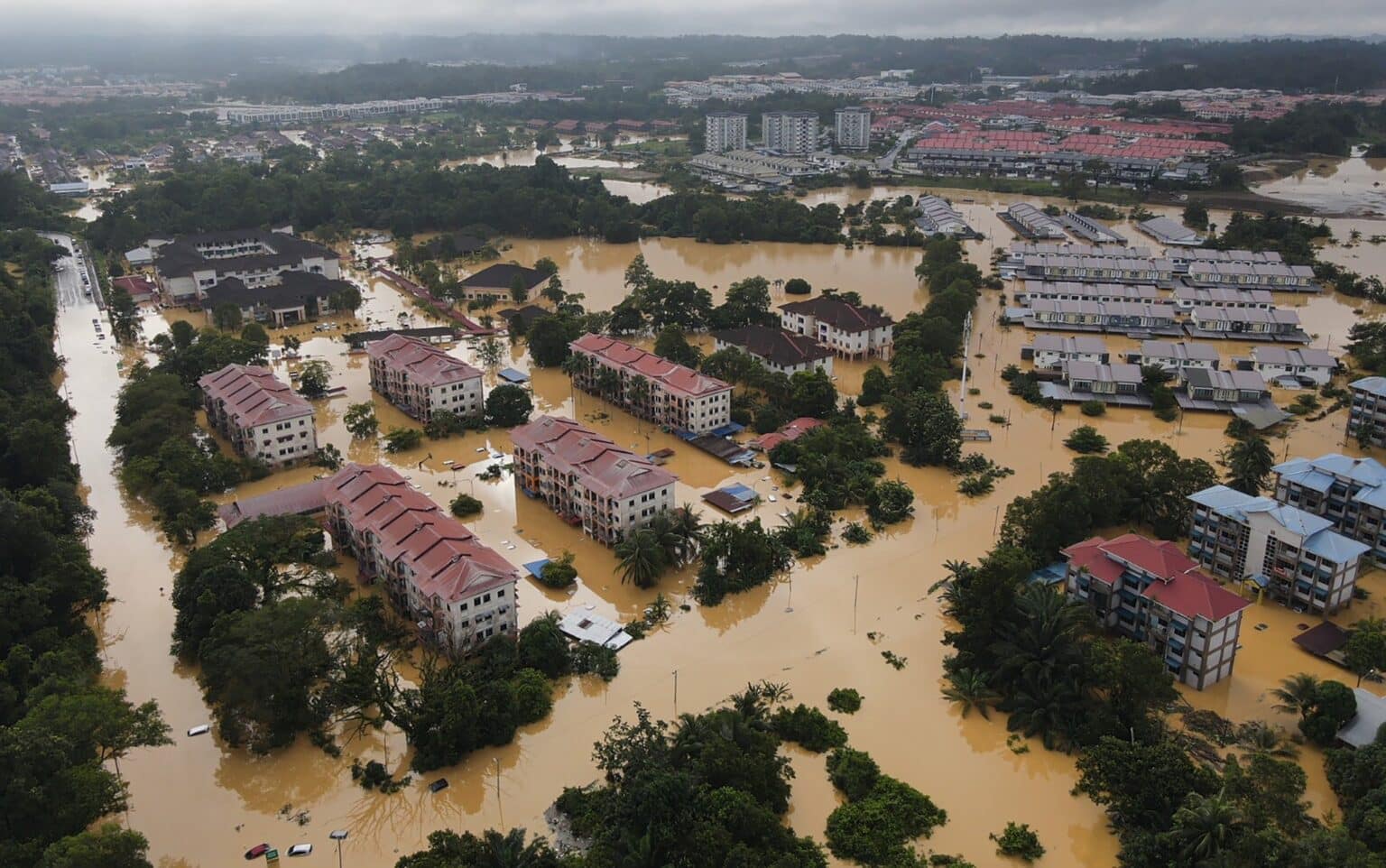 Mangsa banjir di Sarawak masih lepasi angka 12,000, di Sabah turut meningkat