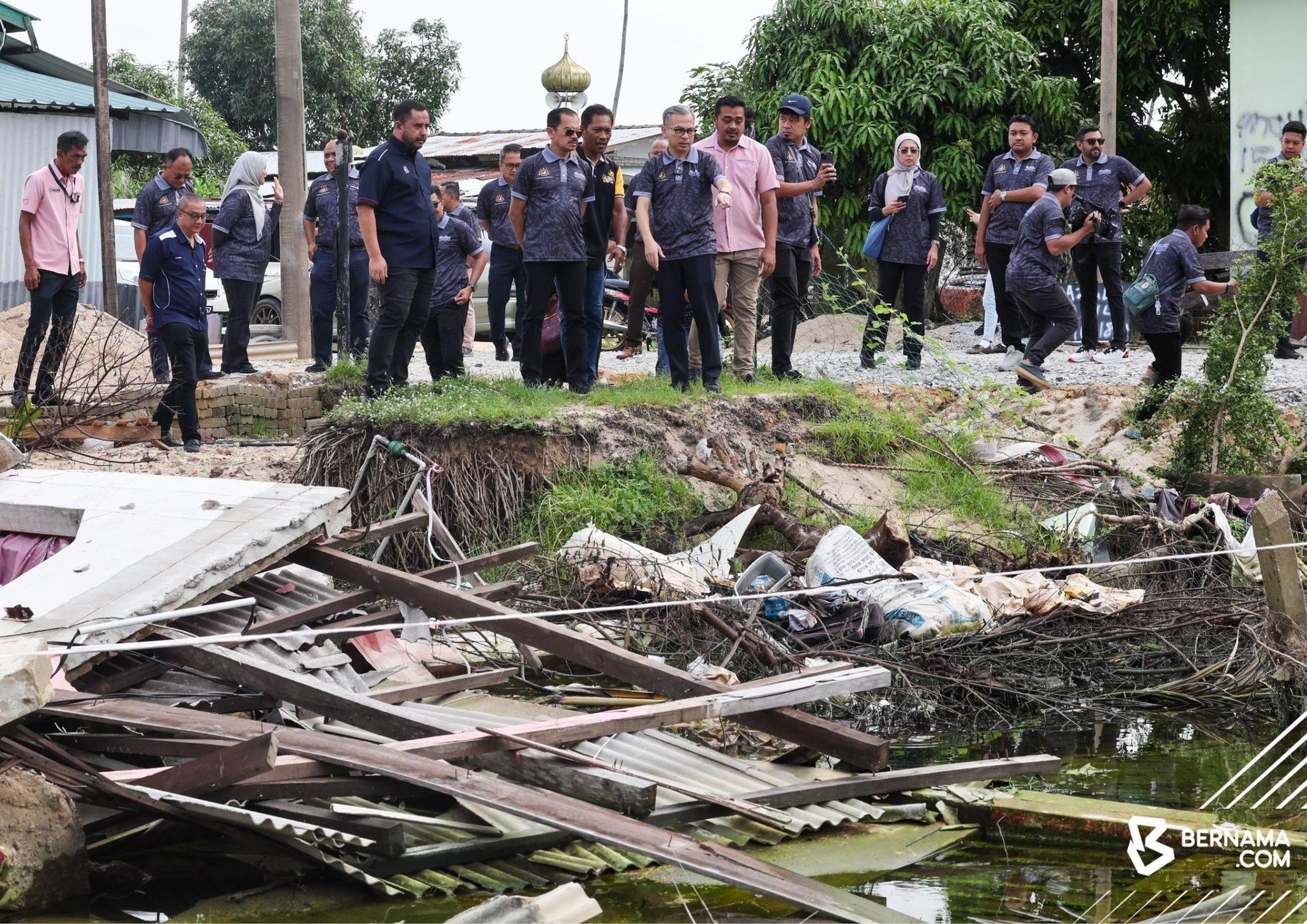 收集丹州水灾民宅修复申请   法米：确保援助迅速送达