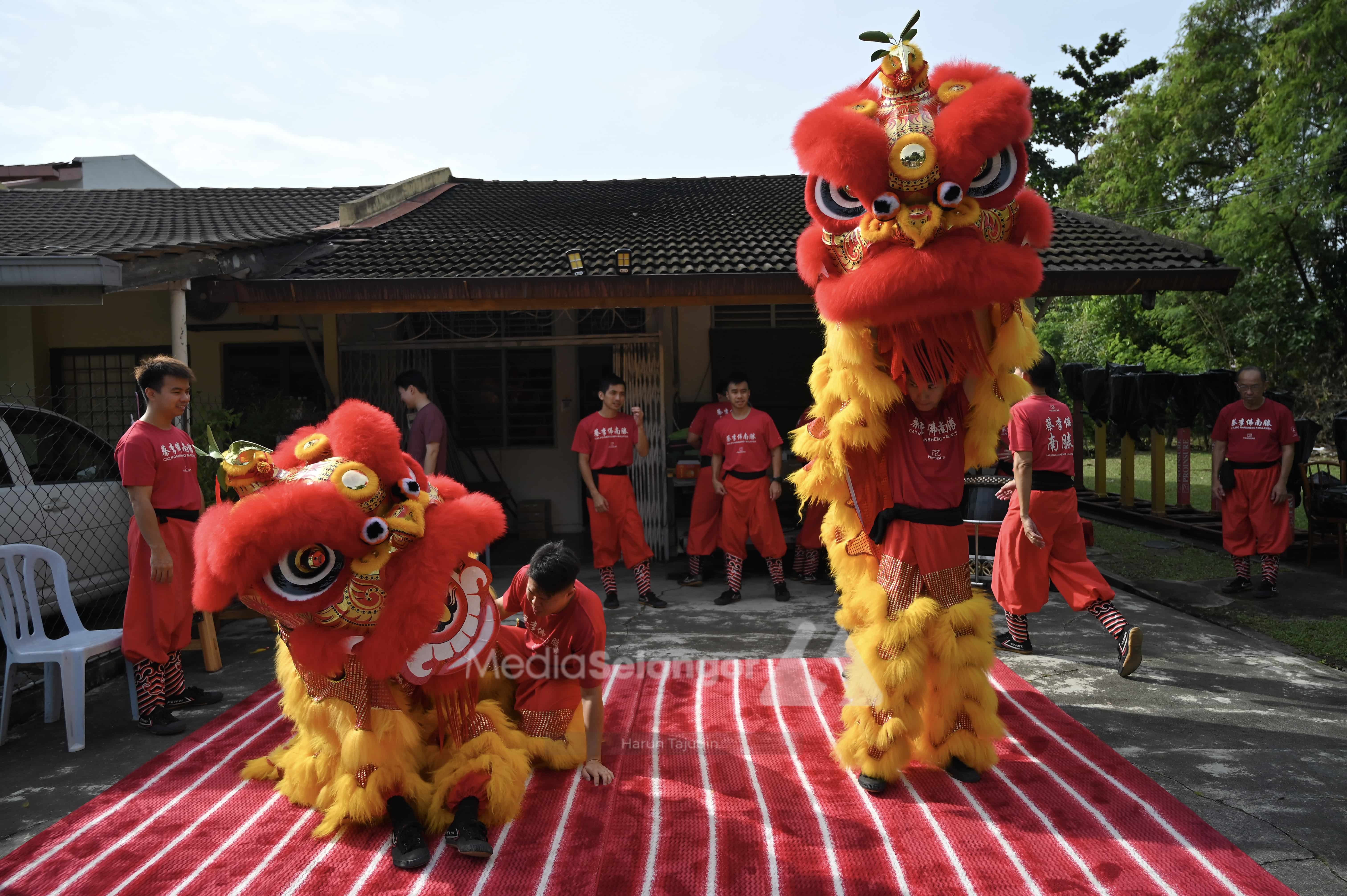 Tarian singa bawa tuah dan keberanian, serikan sambutan perayaan