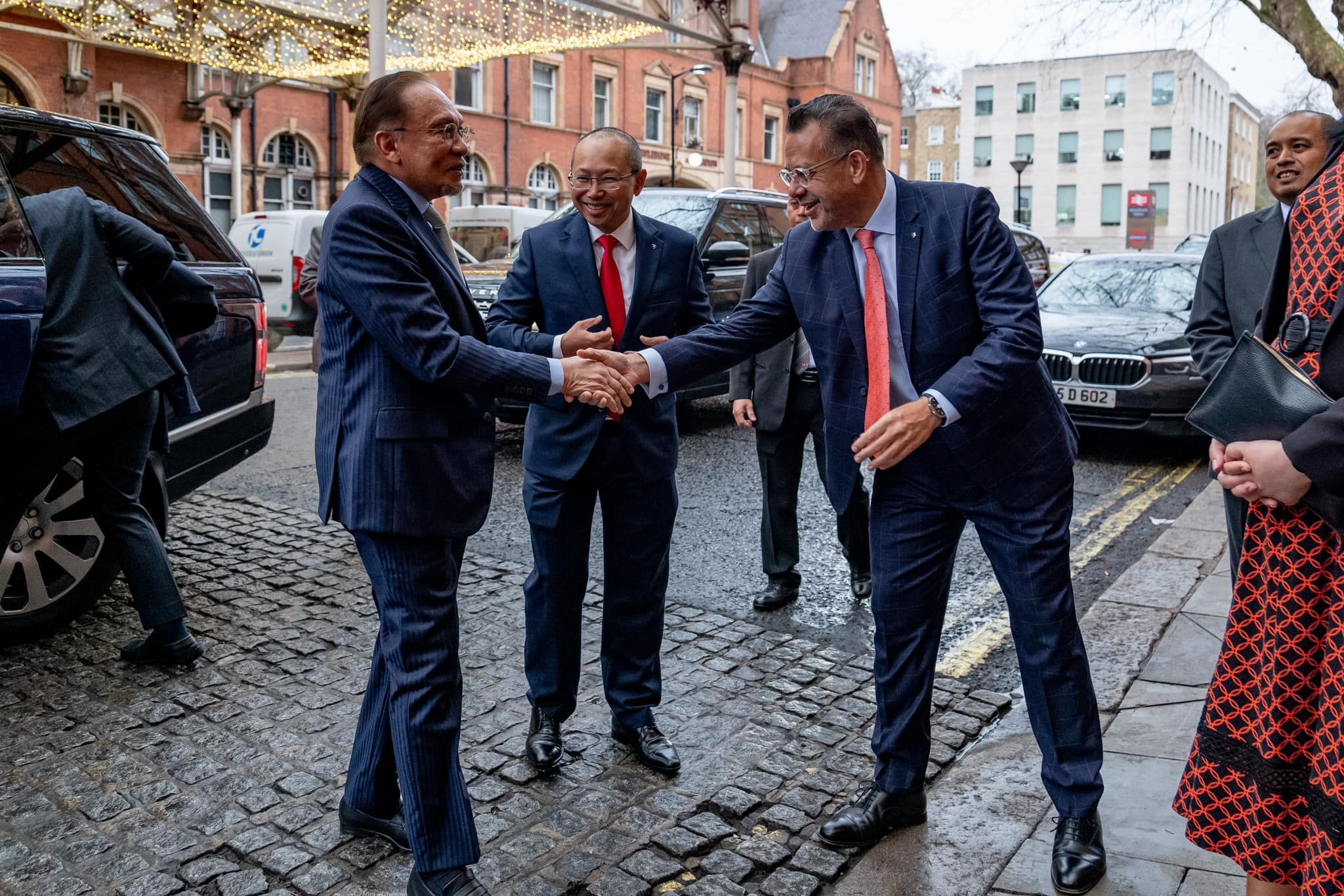 大马推进东盟区域经济发展 安华点名柔新特区成典范