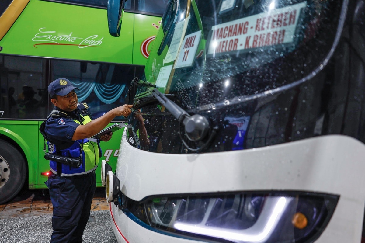 Tiada pemandu kedua, JPJ saman 14 bas ekspres dan persiaran
