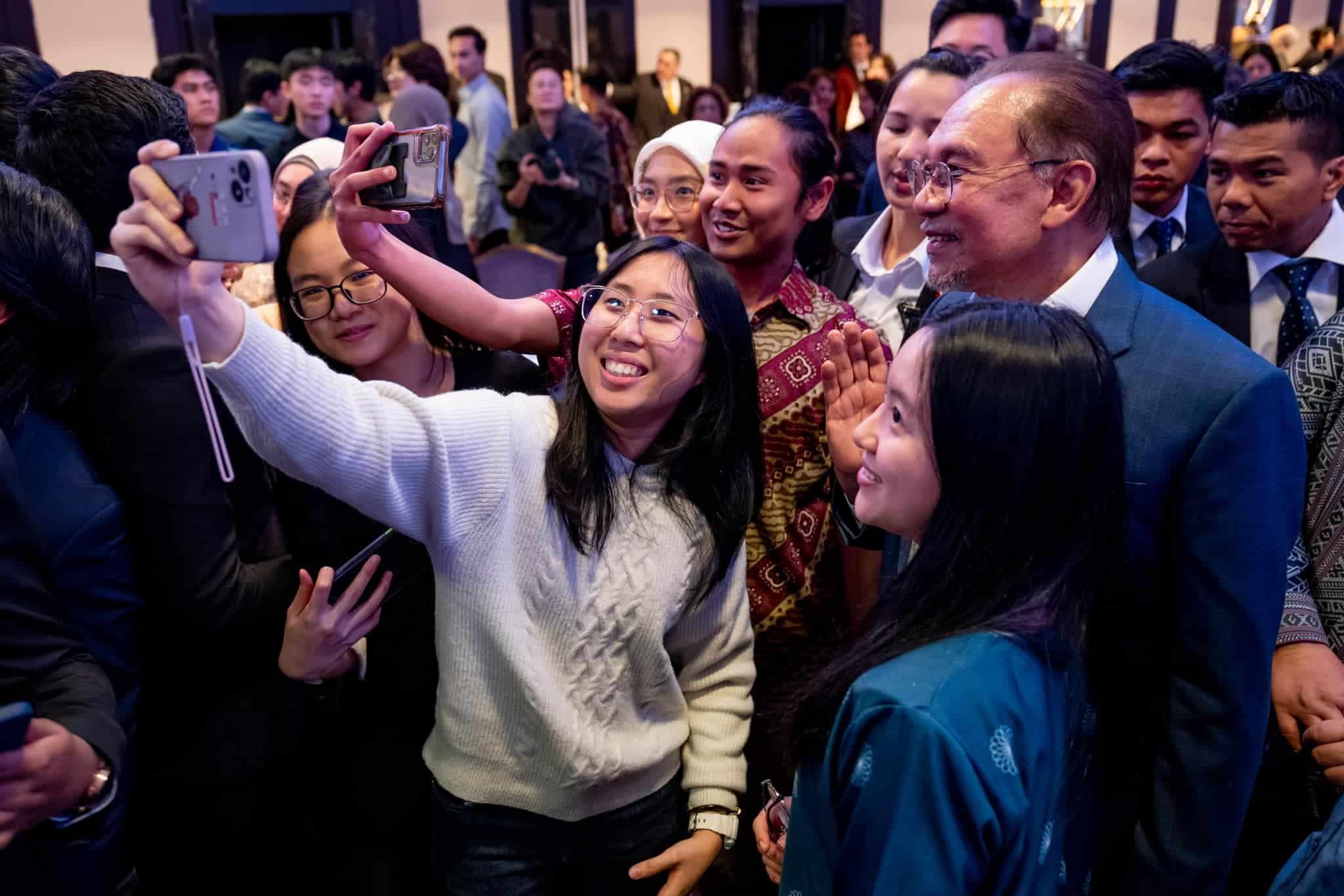 大马能应对特朗普任期挑战  安华：与美中保持密切互动