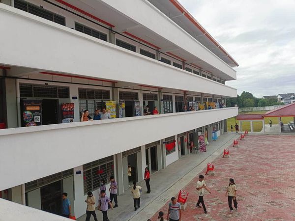 培明华小已招收逾百学生 本周日蒲种公主城设招生柜台