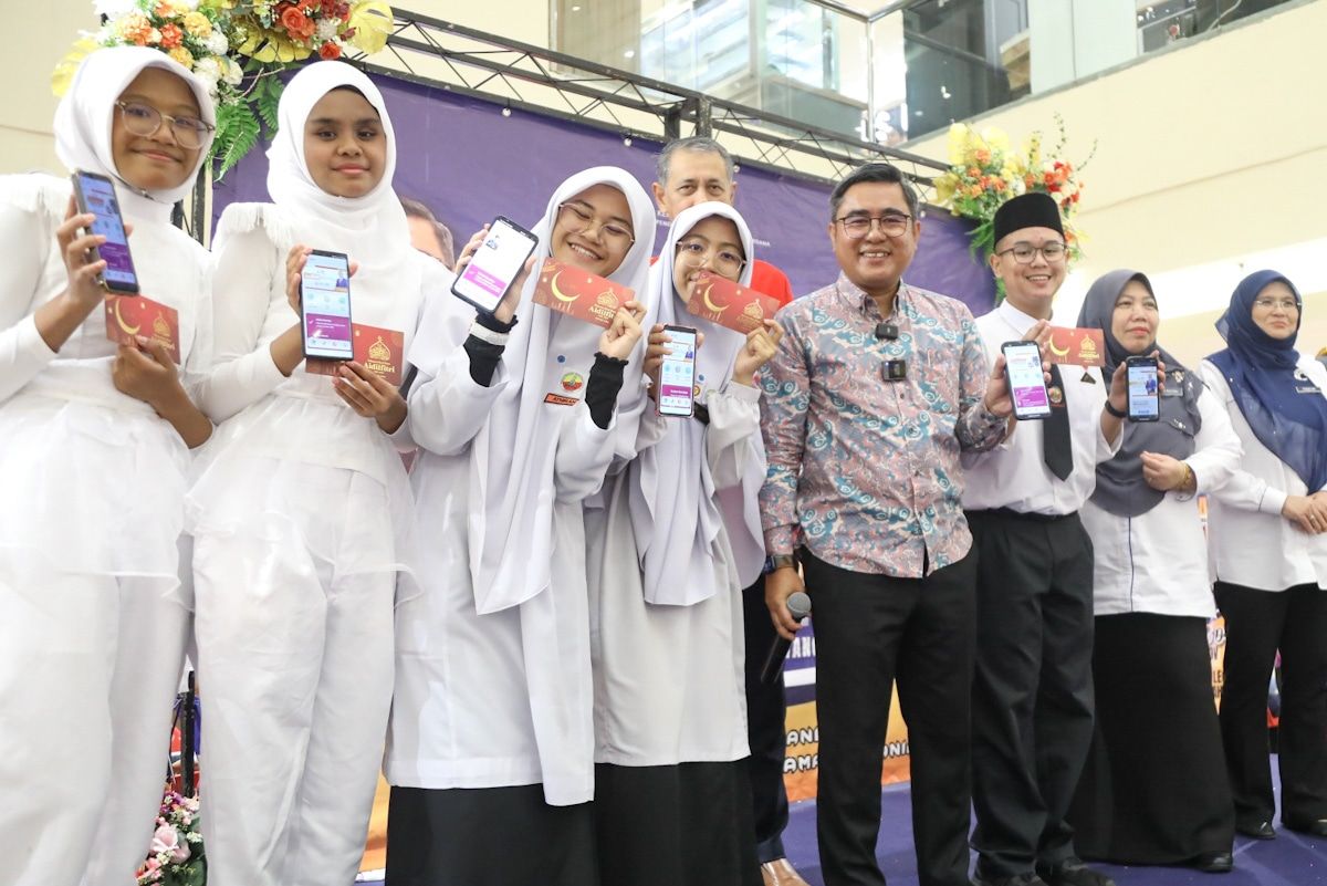 MBI: Ringan beban ibu bapa, 16,800 pelajar terima bantuan buka sekolah