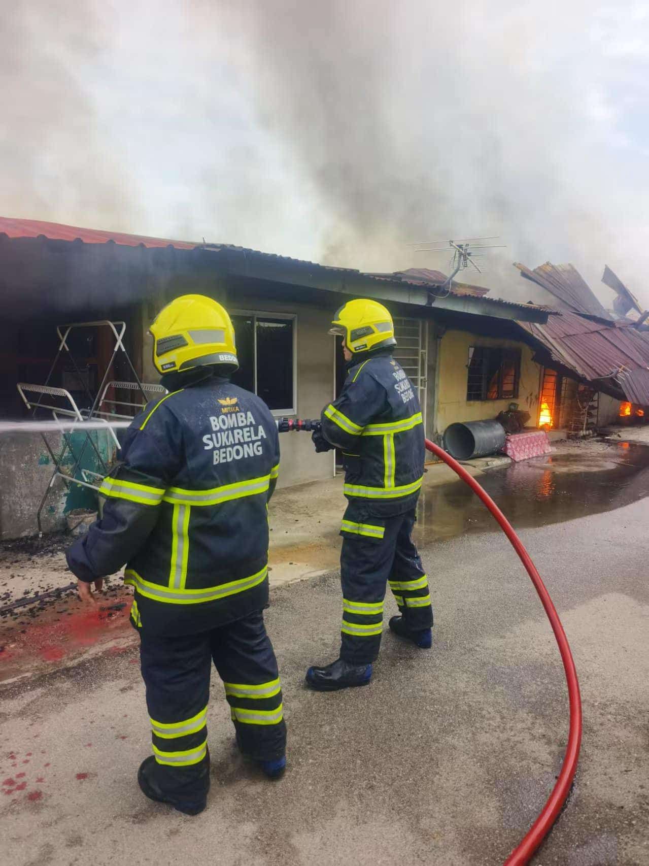 班茶渔村13房屋失火 一男子烧伤手腿