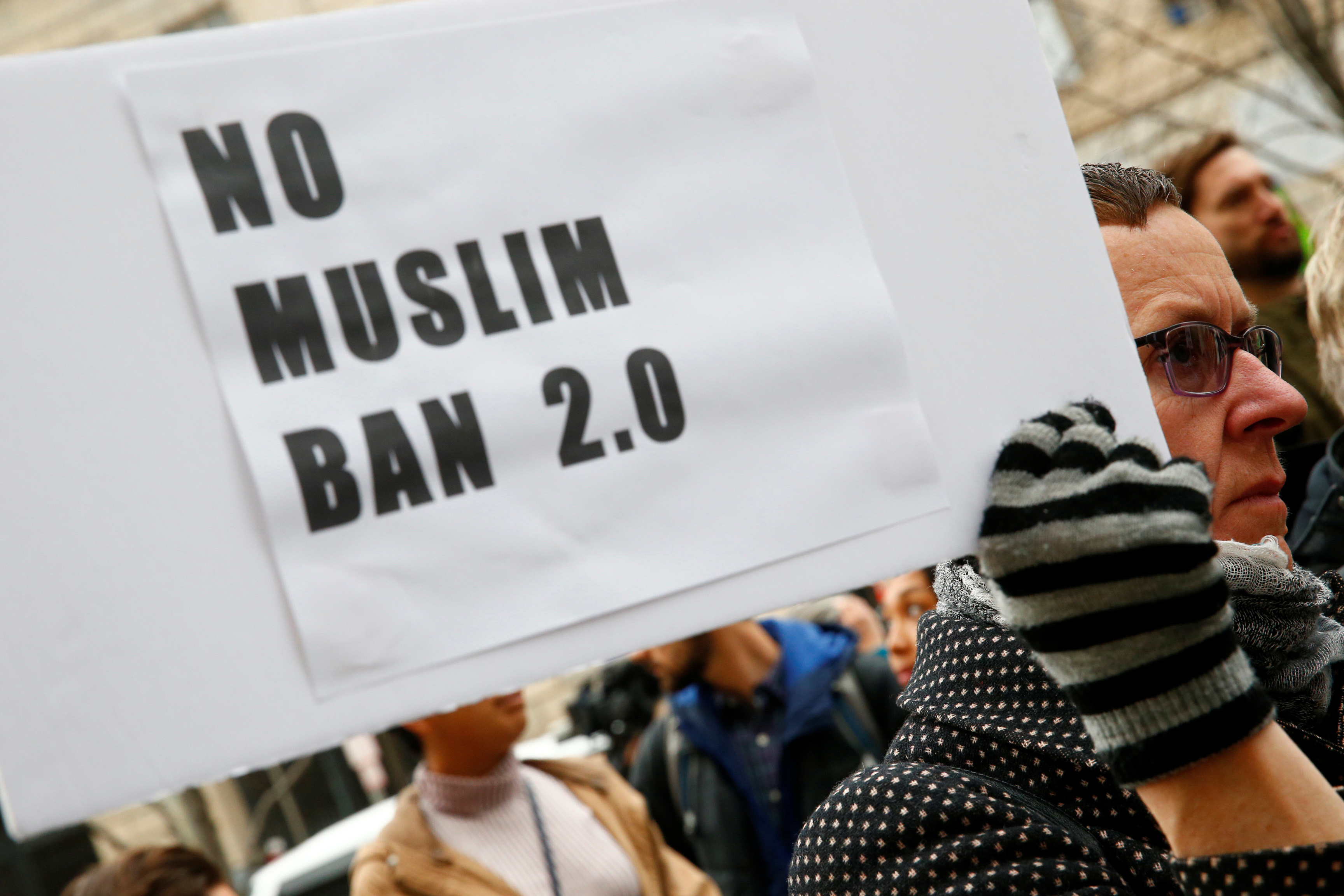 Trump’s order would restore Muslim travel ban, say rights groups