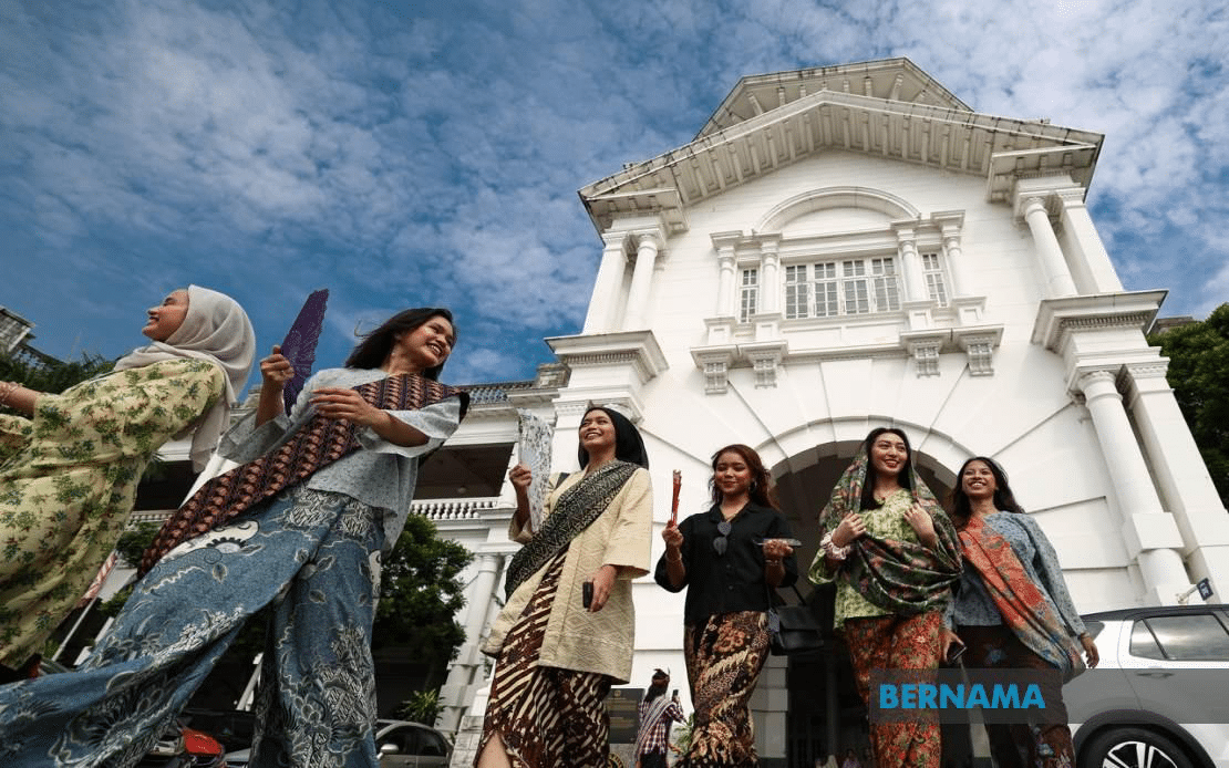 Keretapi Sarong wins best Asean cultural preservation award